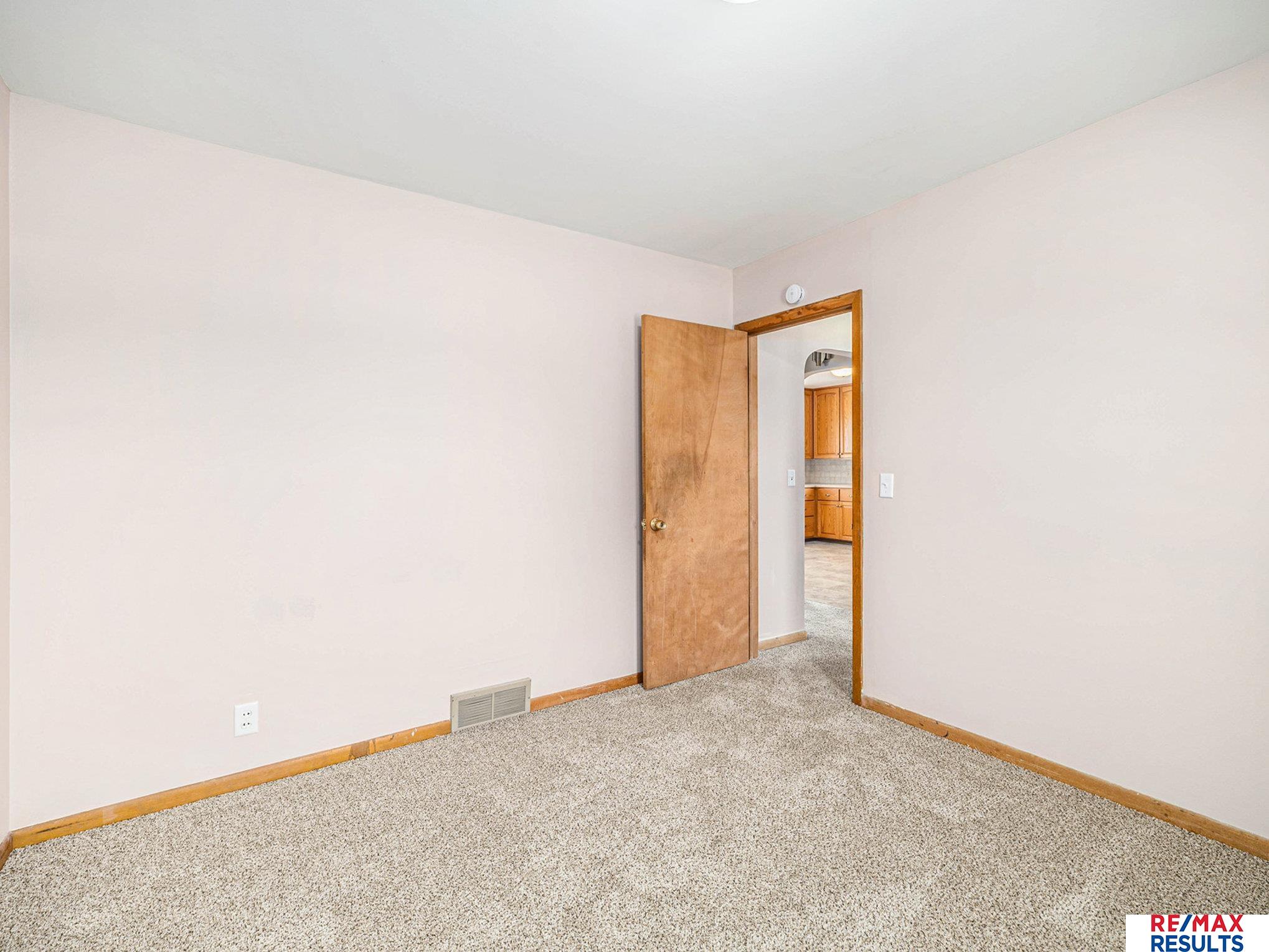 4004 S 39th Street, Omaha, Nebraska image 12