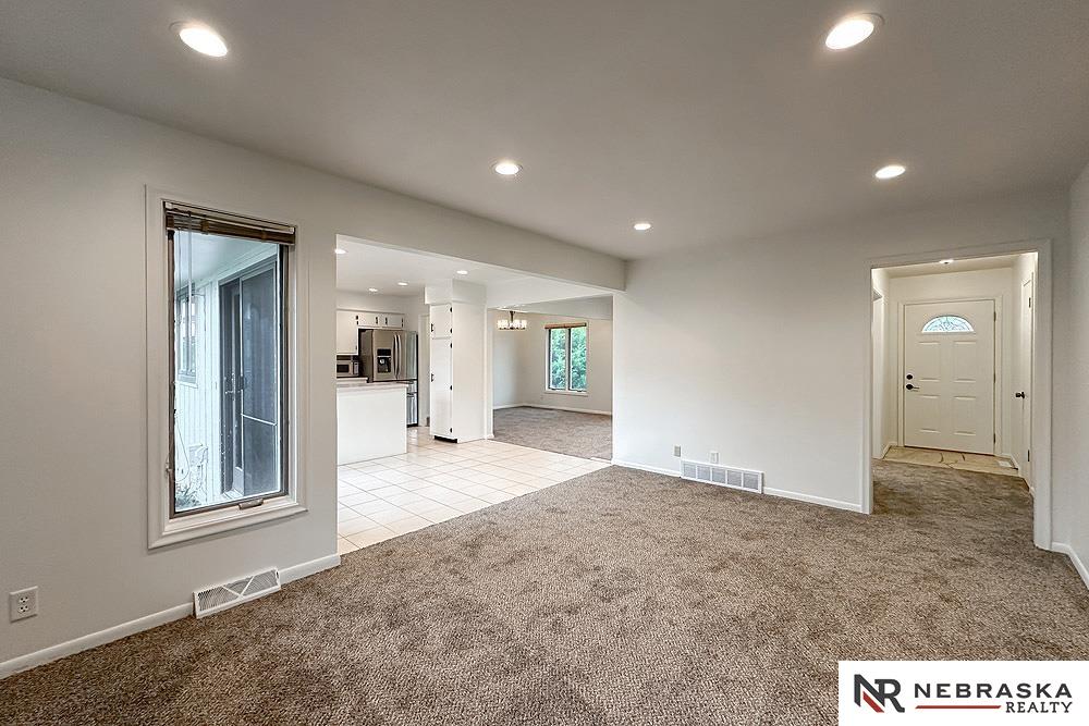 11516 Roanoke Boulevard, Omaha, Nebraska image 14