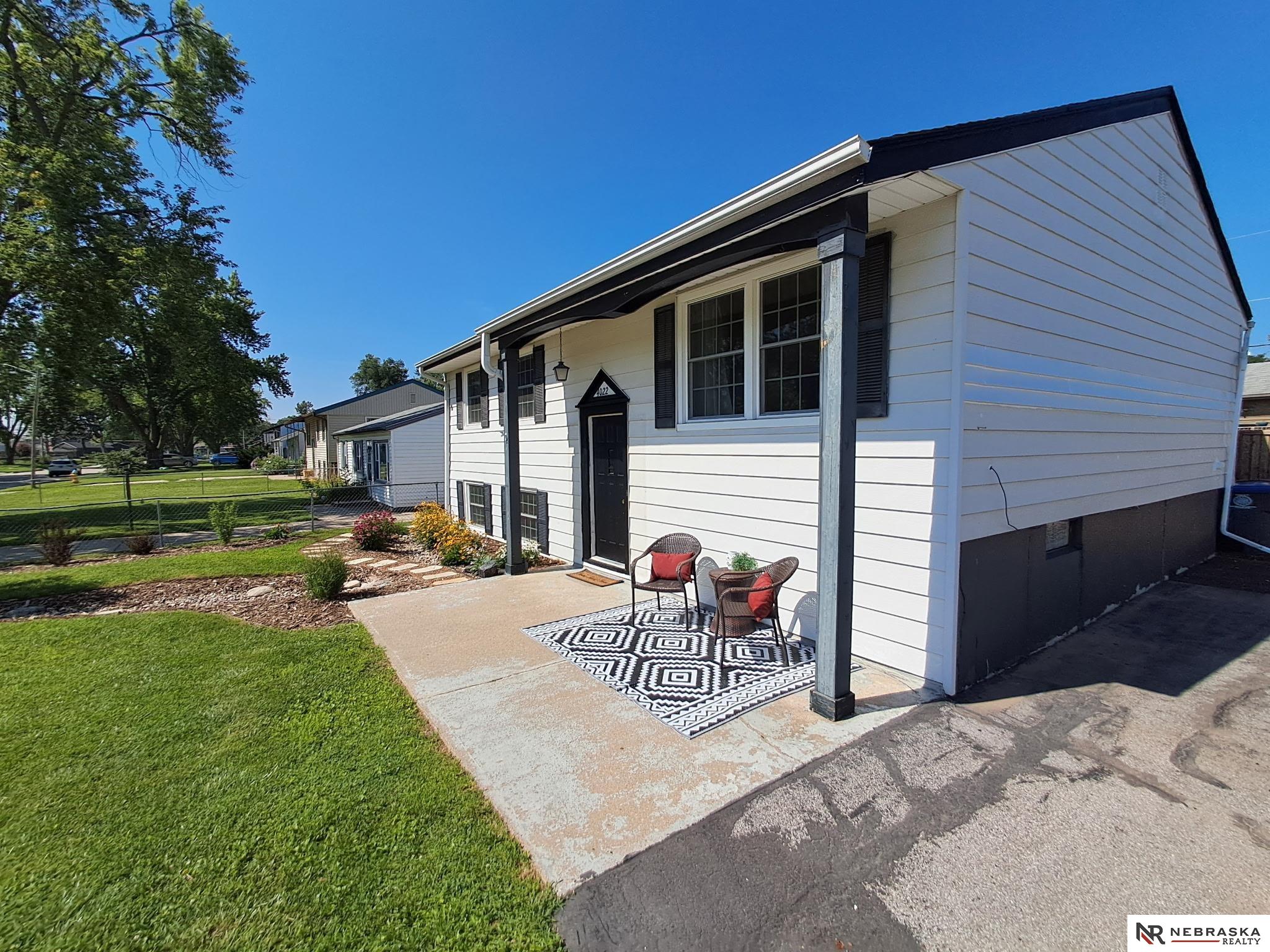 4022 Ramelle Drive, Council Bluffs, Iowa image 1