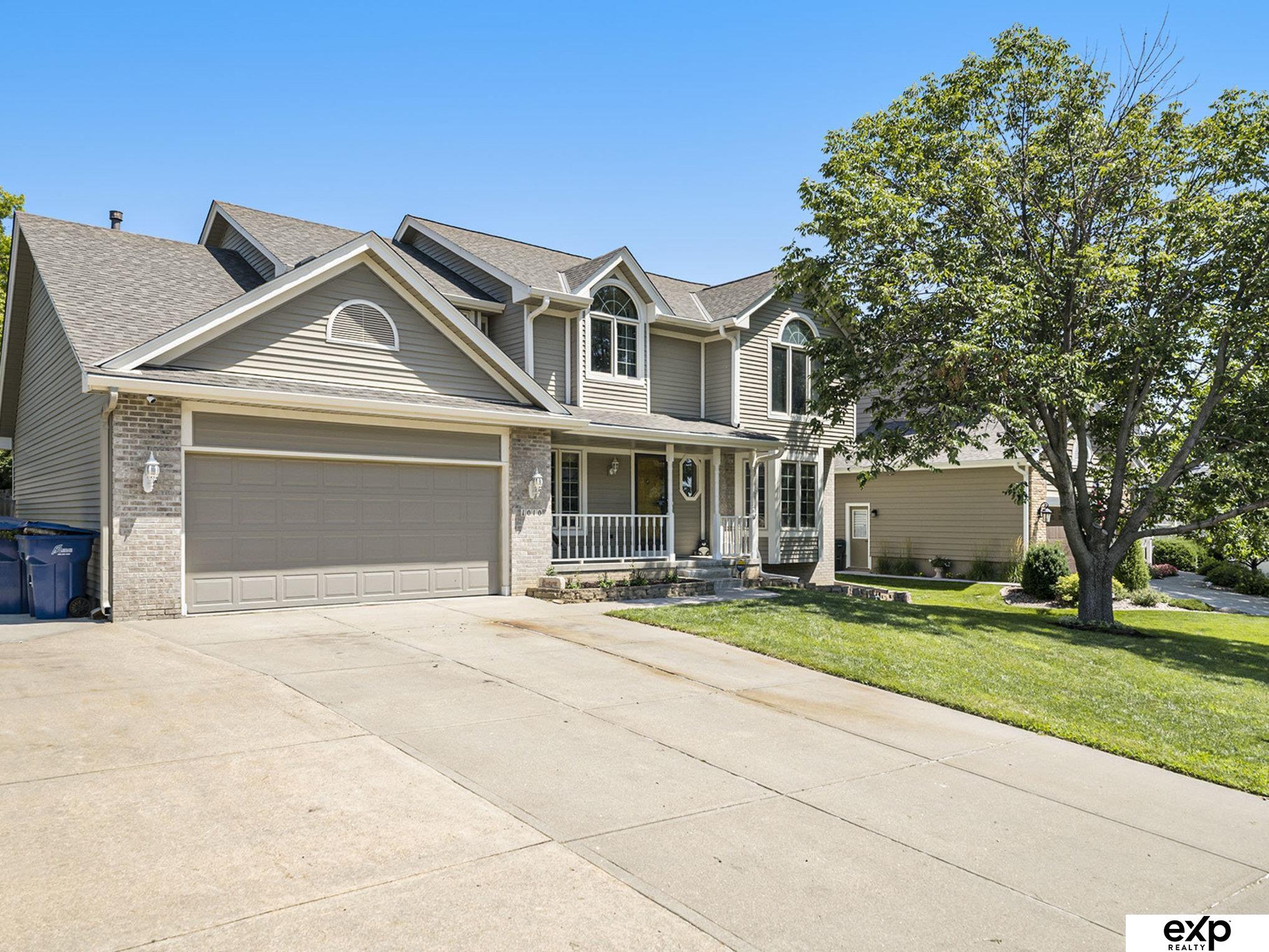 1010 Hogan Drive, Papillion, Nebraska image 2