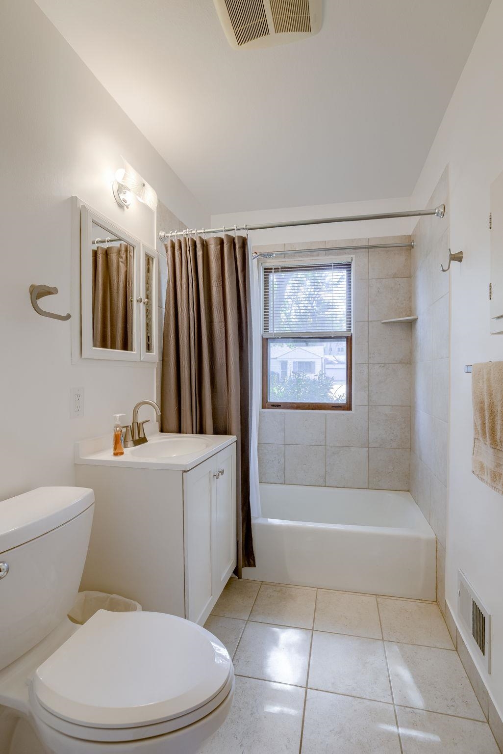 4883 S 50 Avenue, Omaha, Nebraska image 11