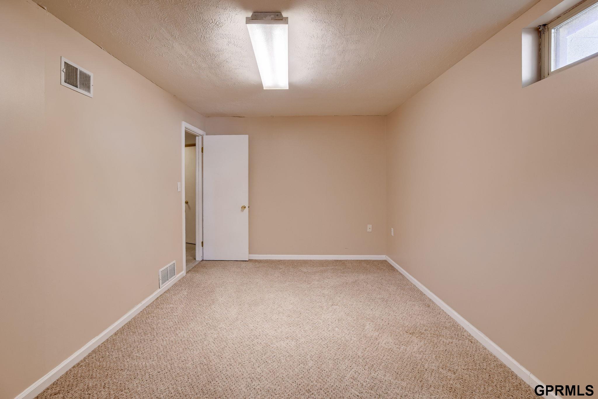 4883 S 50 Avenue, Omaha, Nebraska image 19