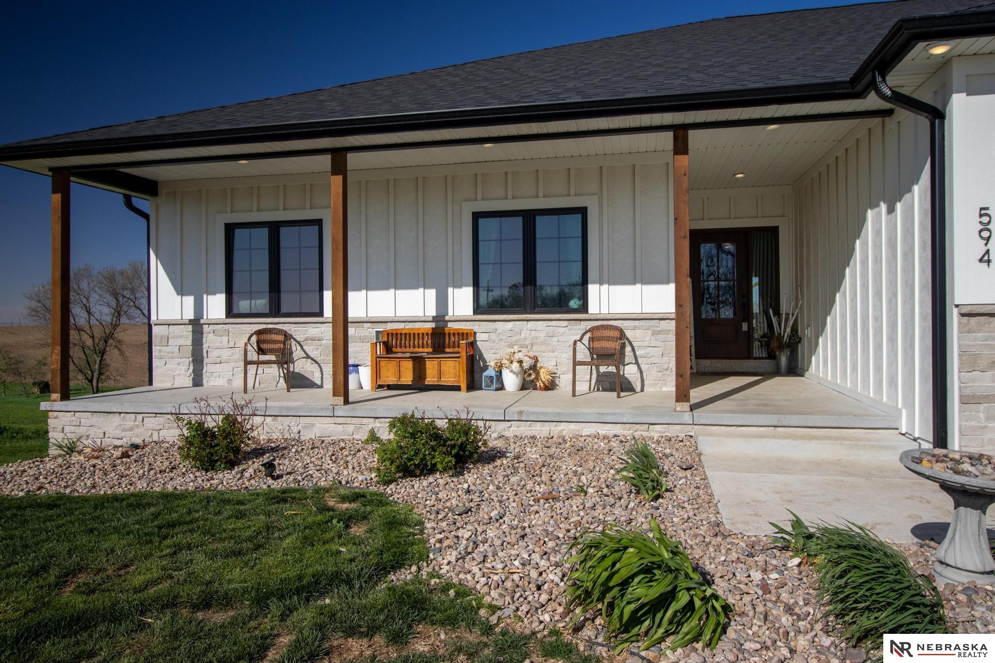 594 County Road 900 , Friend