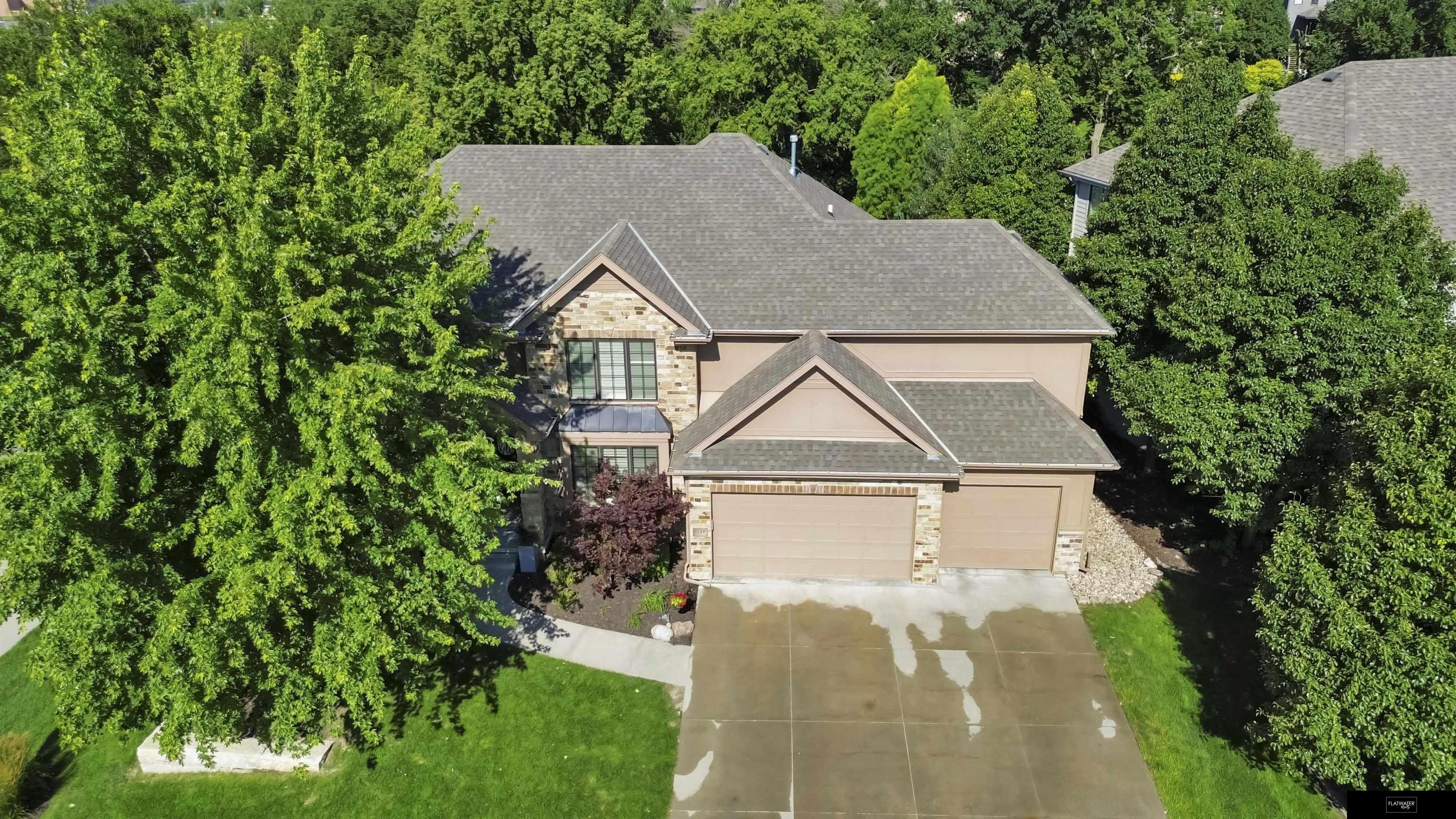 1228 S 200 Street, Omaha, Nebraska image 1