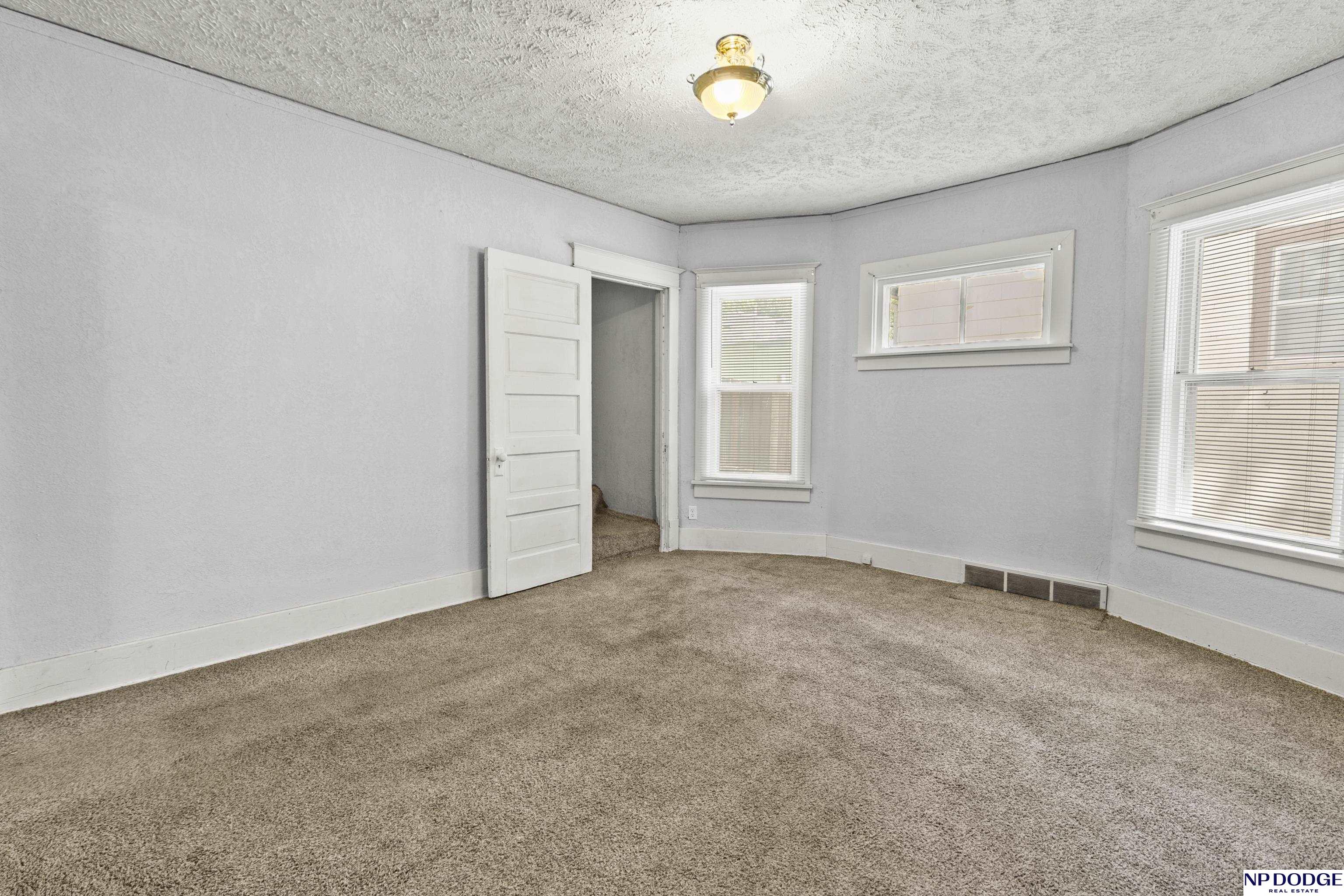 1005 S 48th Street, Omaha, Nebraska image 13