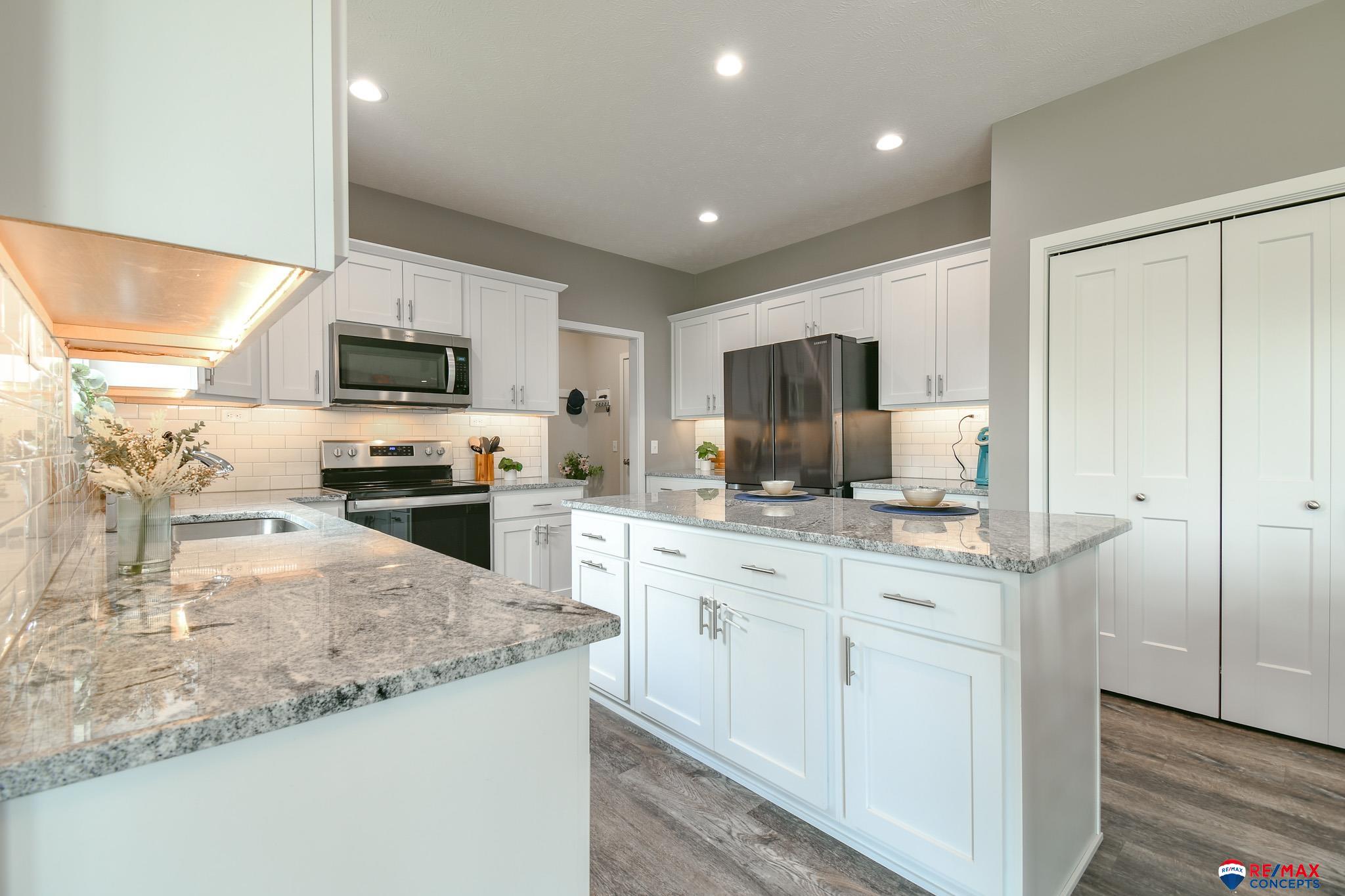9731 Napa Ridge Drive, Lincoln, Nebraska image 13
