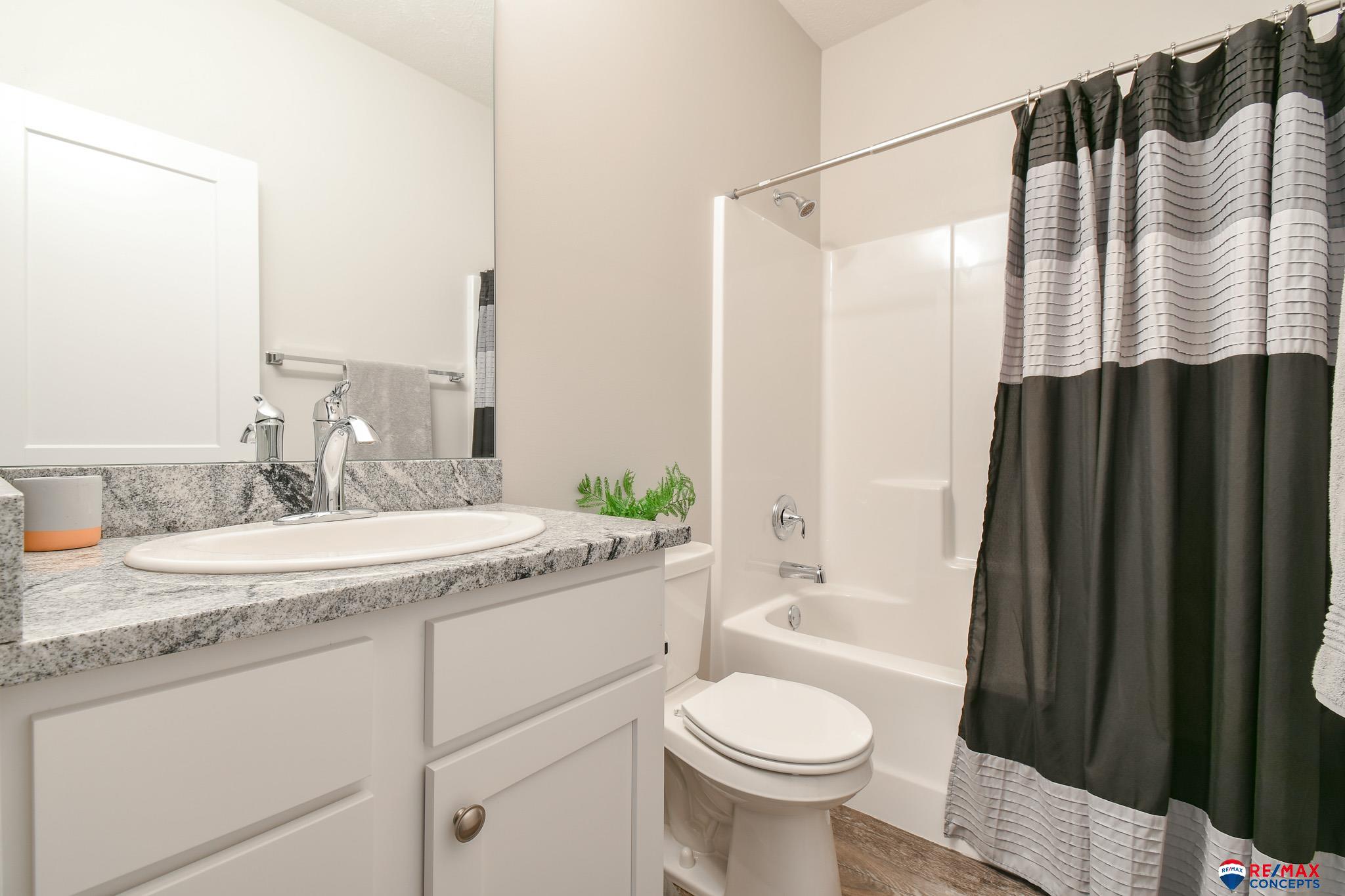9731 Napa Ridge Drive, Lincoln, Nebraska image 22