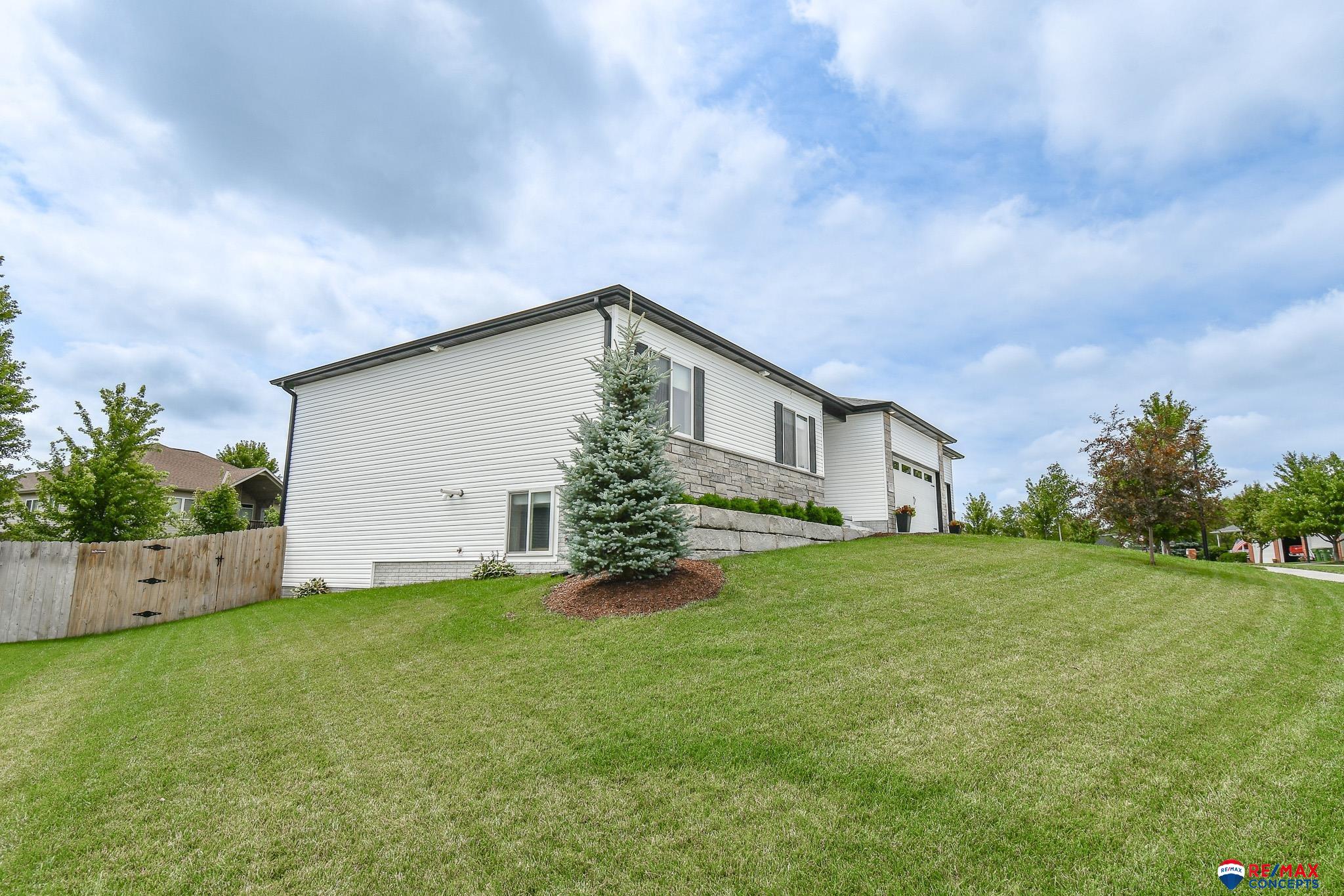 9731 Napa Ridge Drive, Lincoln, Nebraska image 44