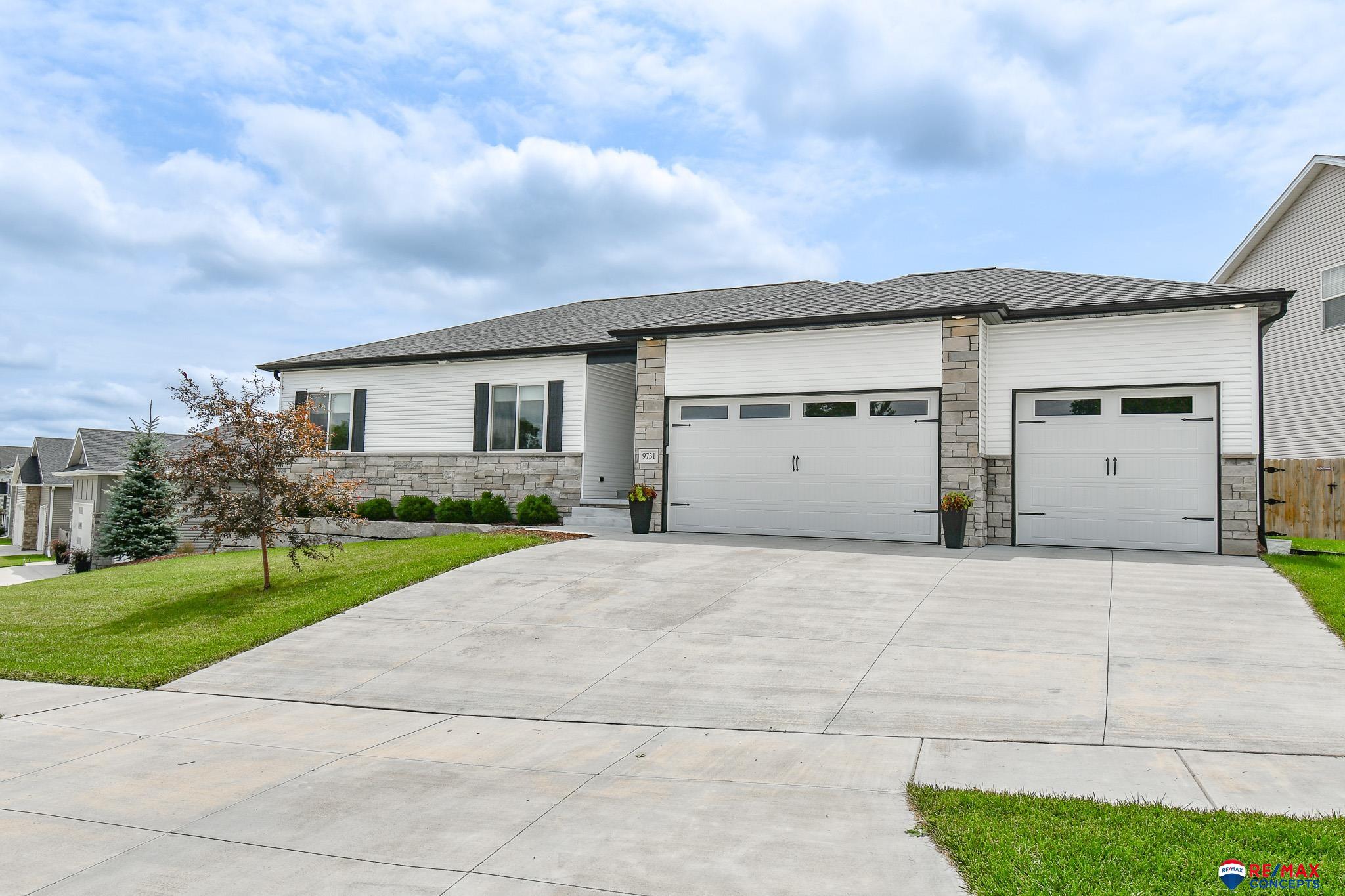 9731 Napa Ridge Drive, Lincoln, Nebraska image 45