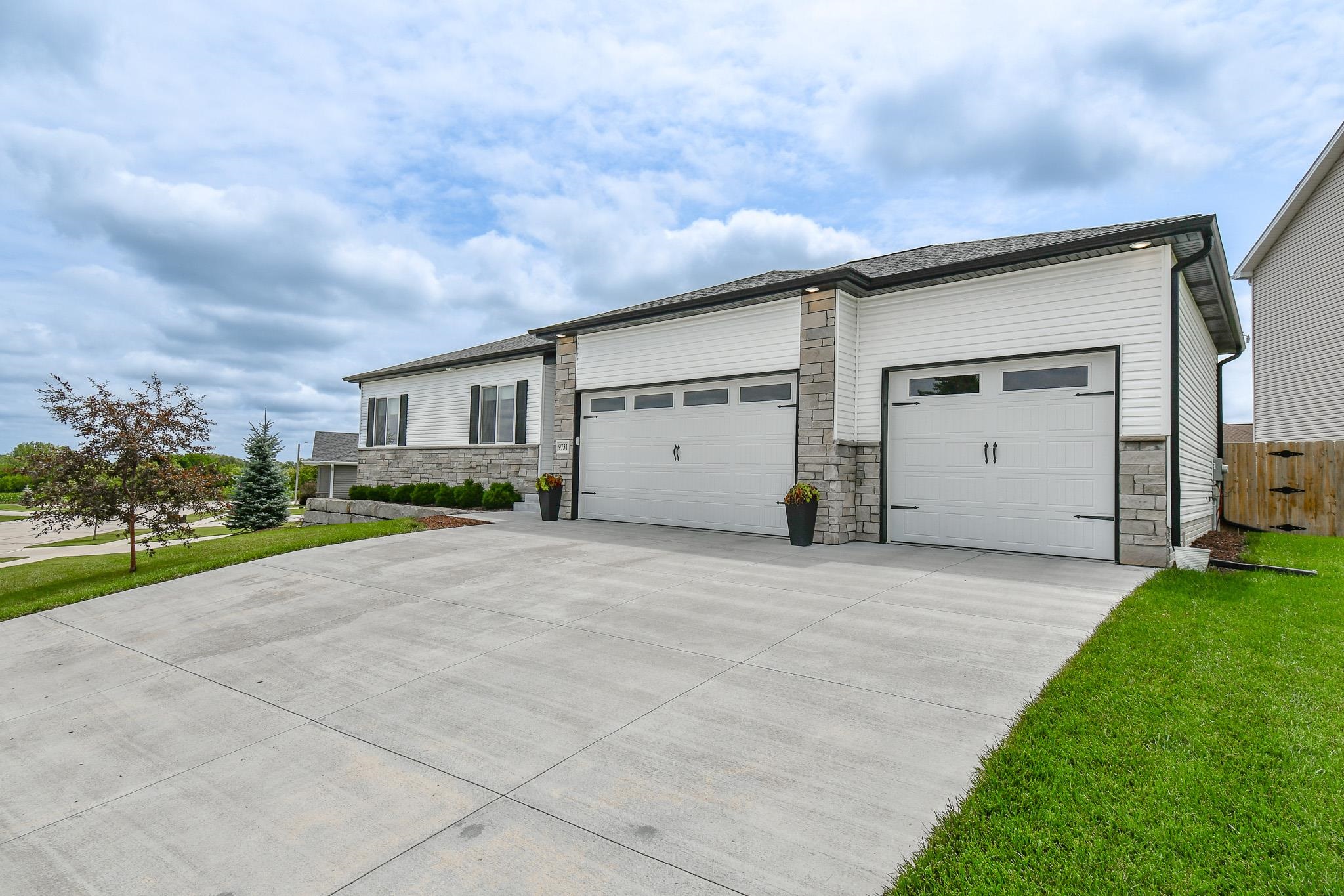 9731 Napa Ridge Drive, Lincoln, Nebraska image 46