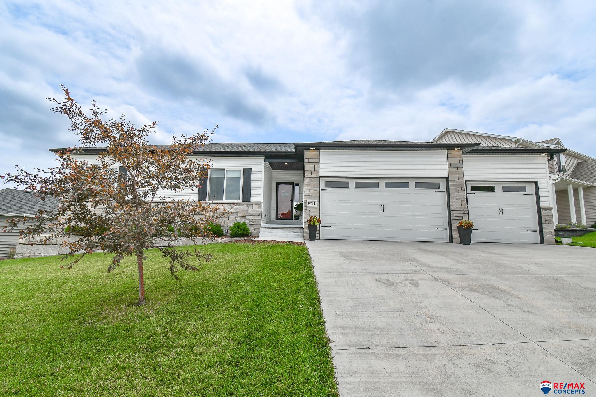 9731 Napa Ridge Drive, Lincoln, Nebraska image 47