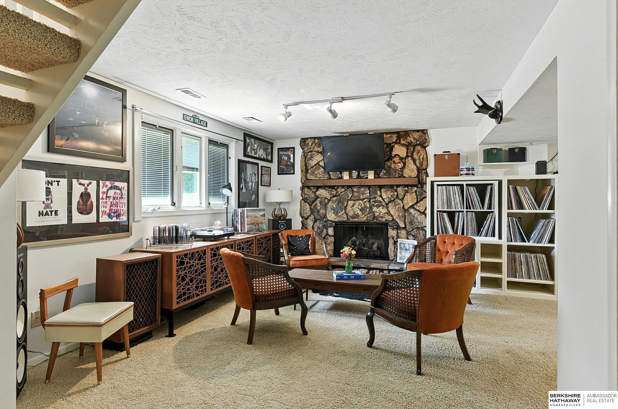 207 N 153 Circle, Omaha, Nebraska image 28