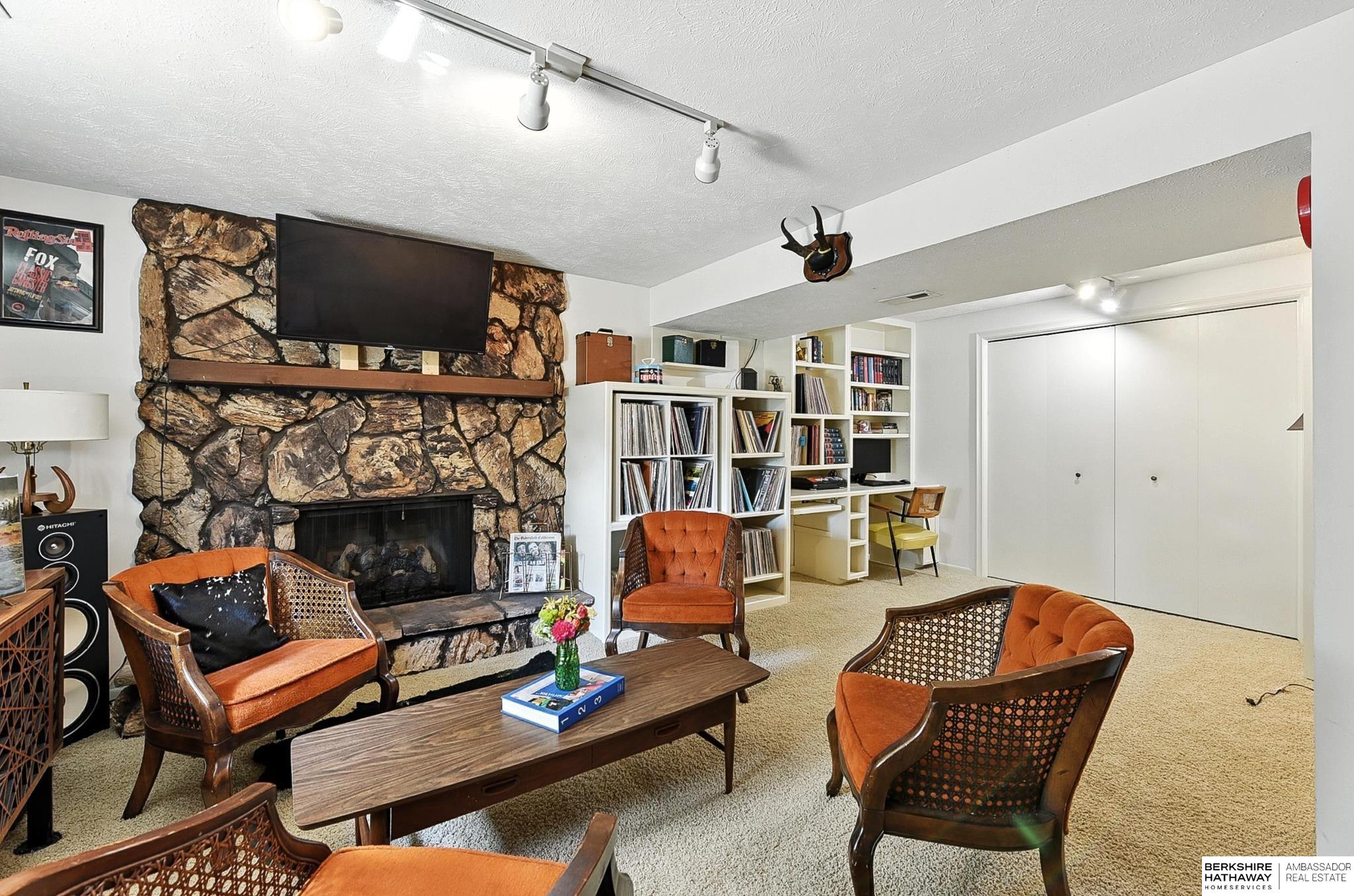 207 N 153 Circle, Omaha, Nebraska image 30
