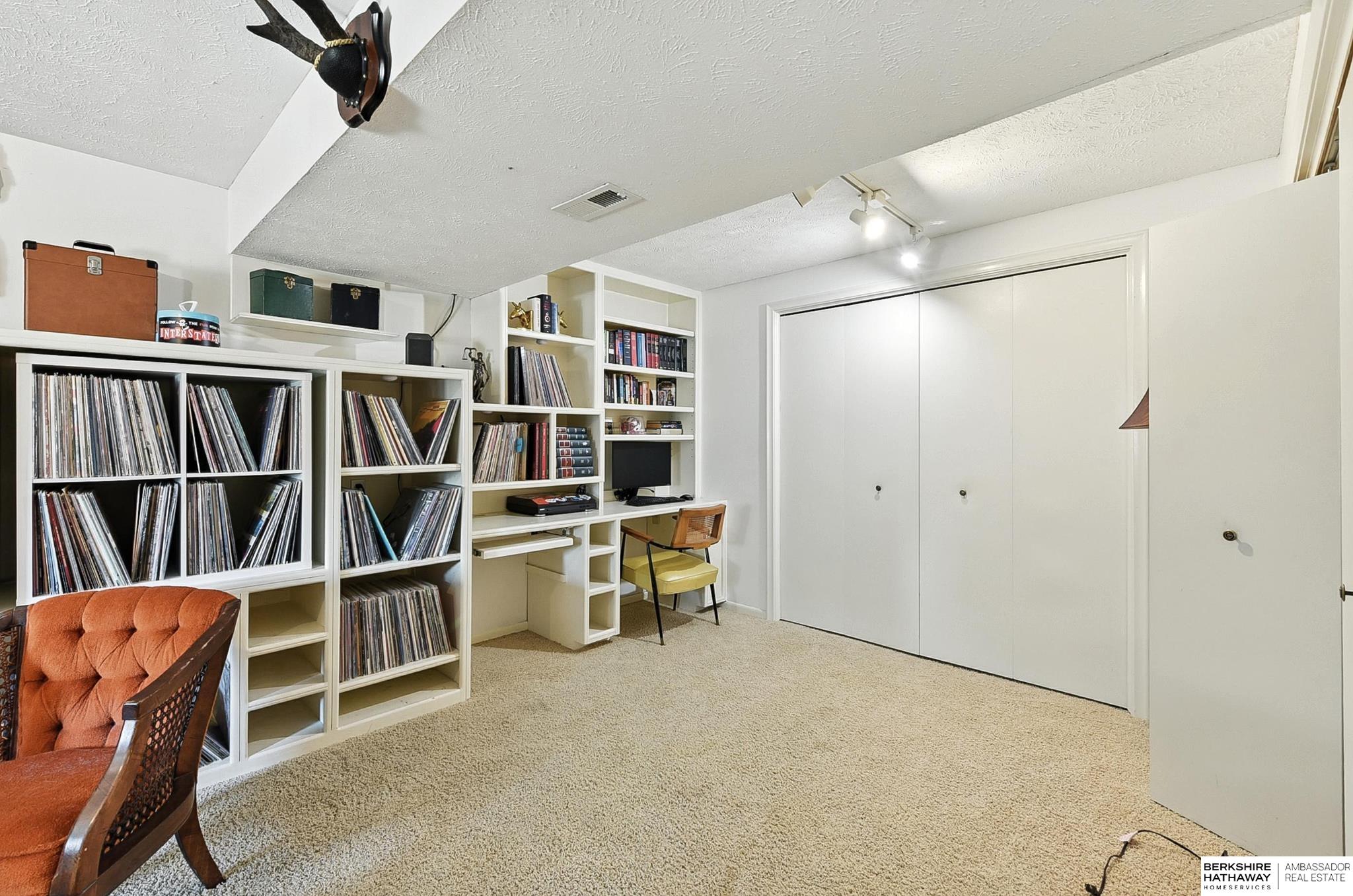 207 N 153 Circle, Omaha, Nebraska image 31