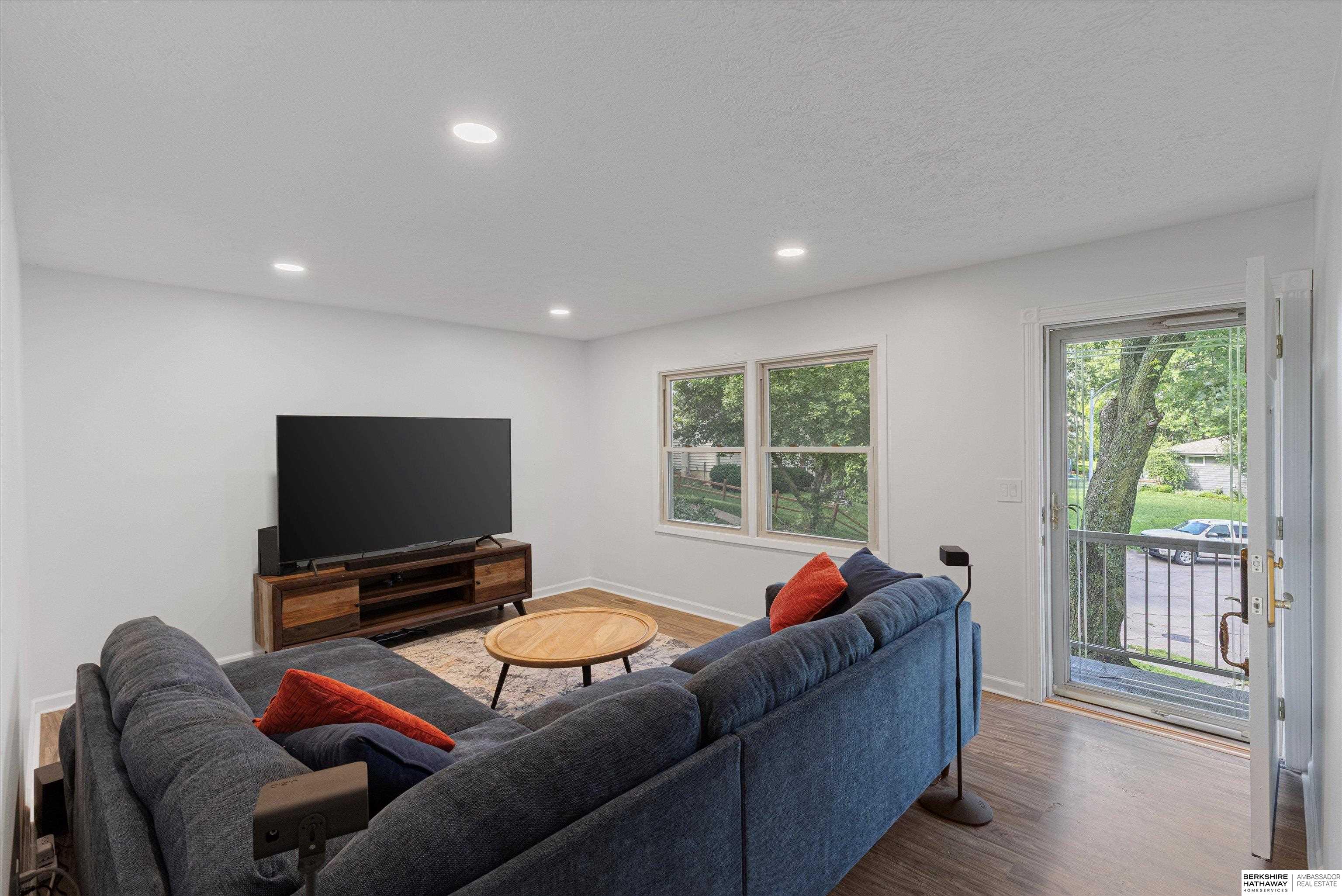 8804 Spaulding Circle, Omaha, Nebraska image 3