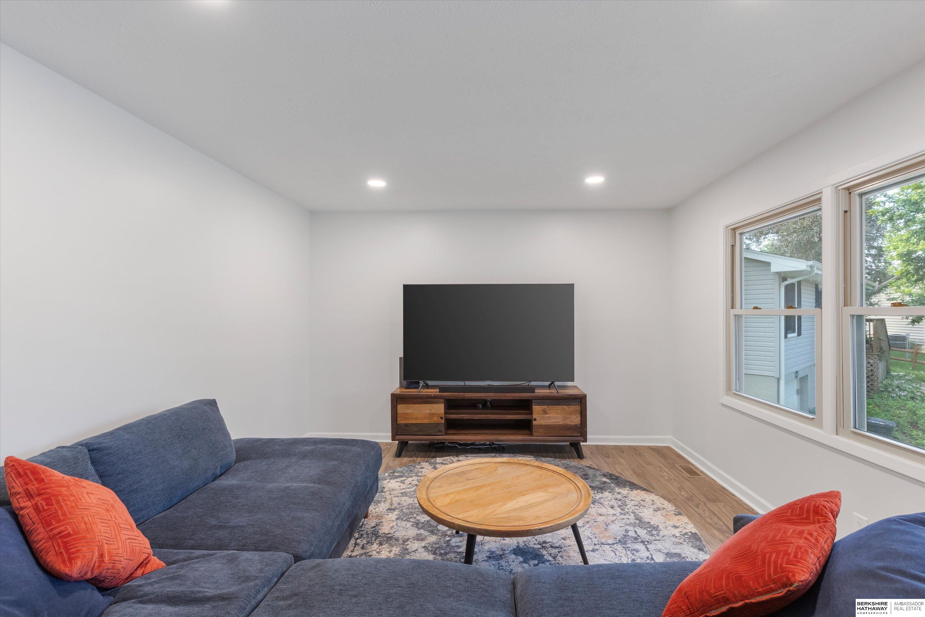8804 Spaulding Circle, Omaha, Nebraska image 4