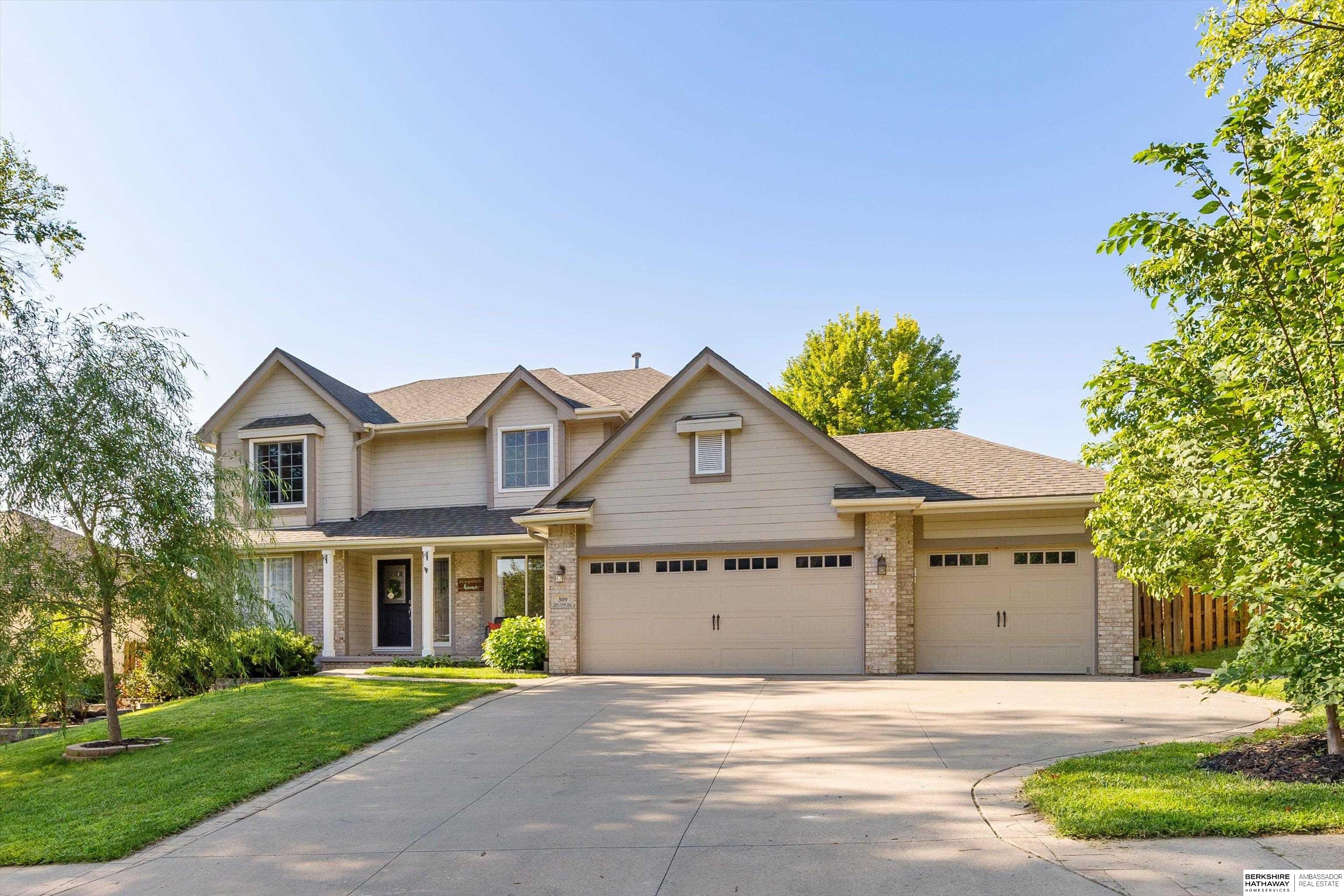 309 Fox Creek Lane, Papillion