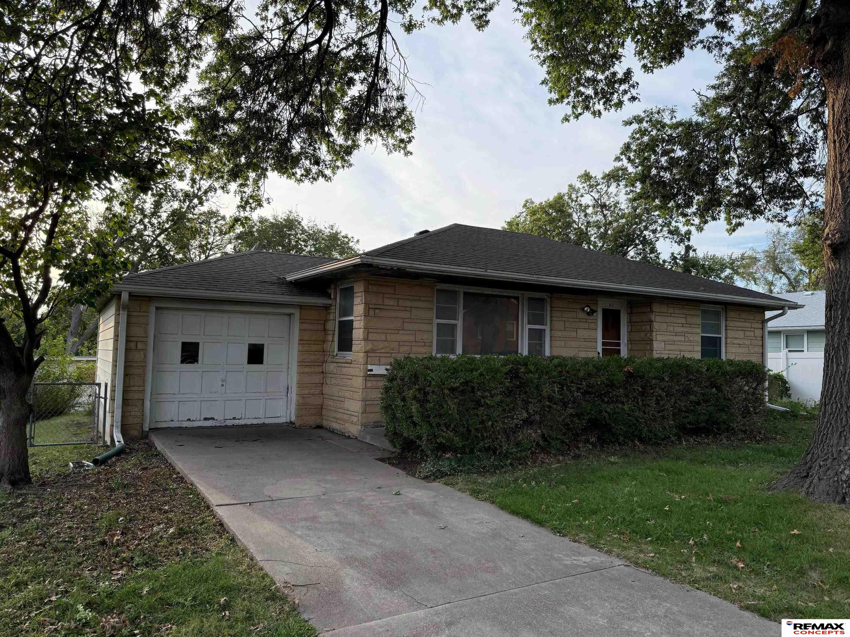 815 S 44th Street, Lincoln