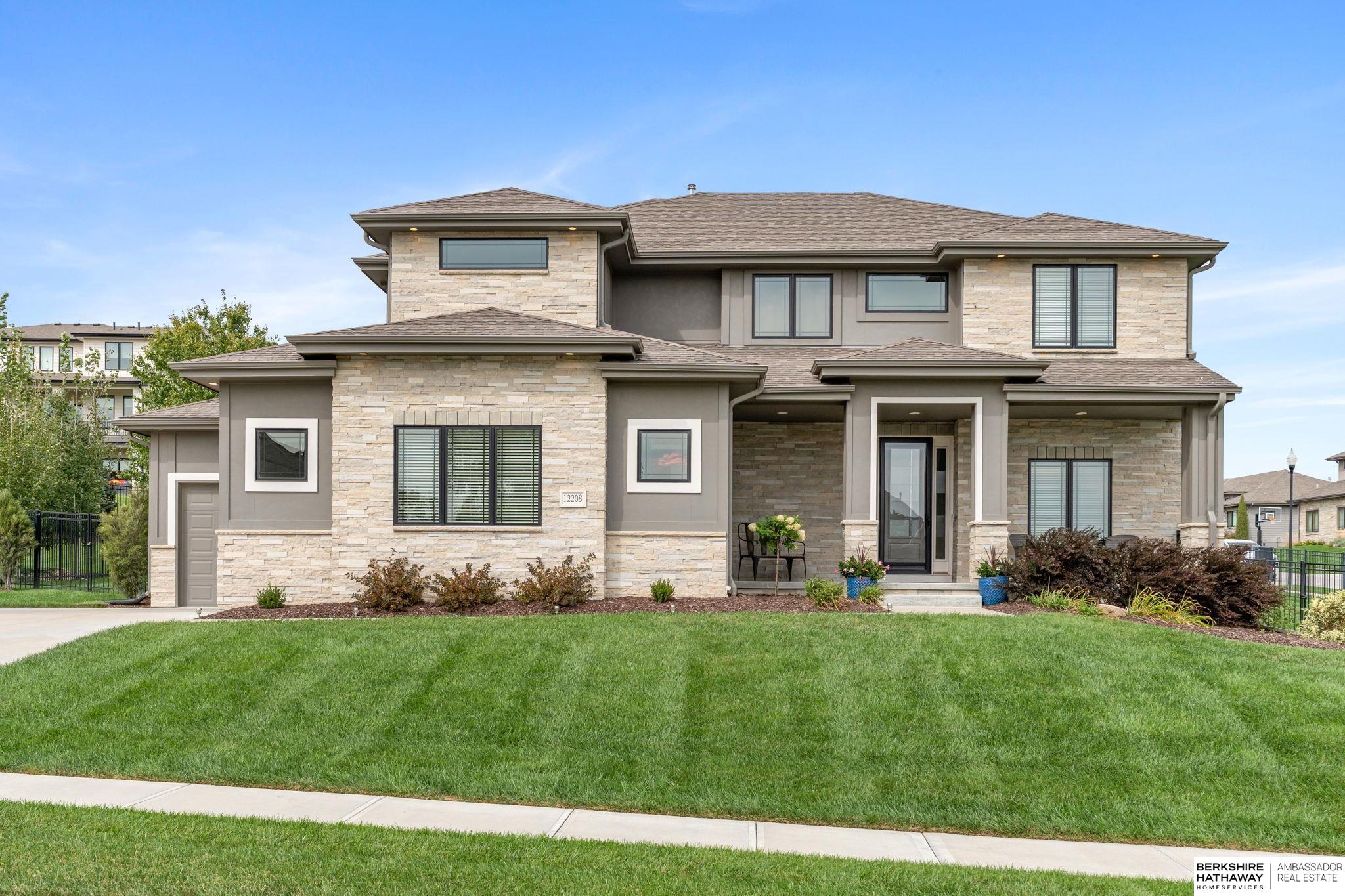 12208 Slayton Street, Papillion