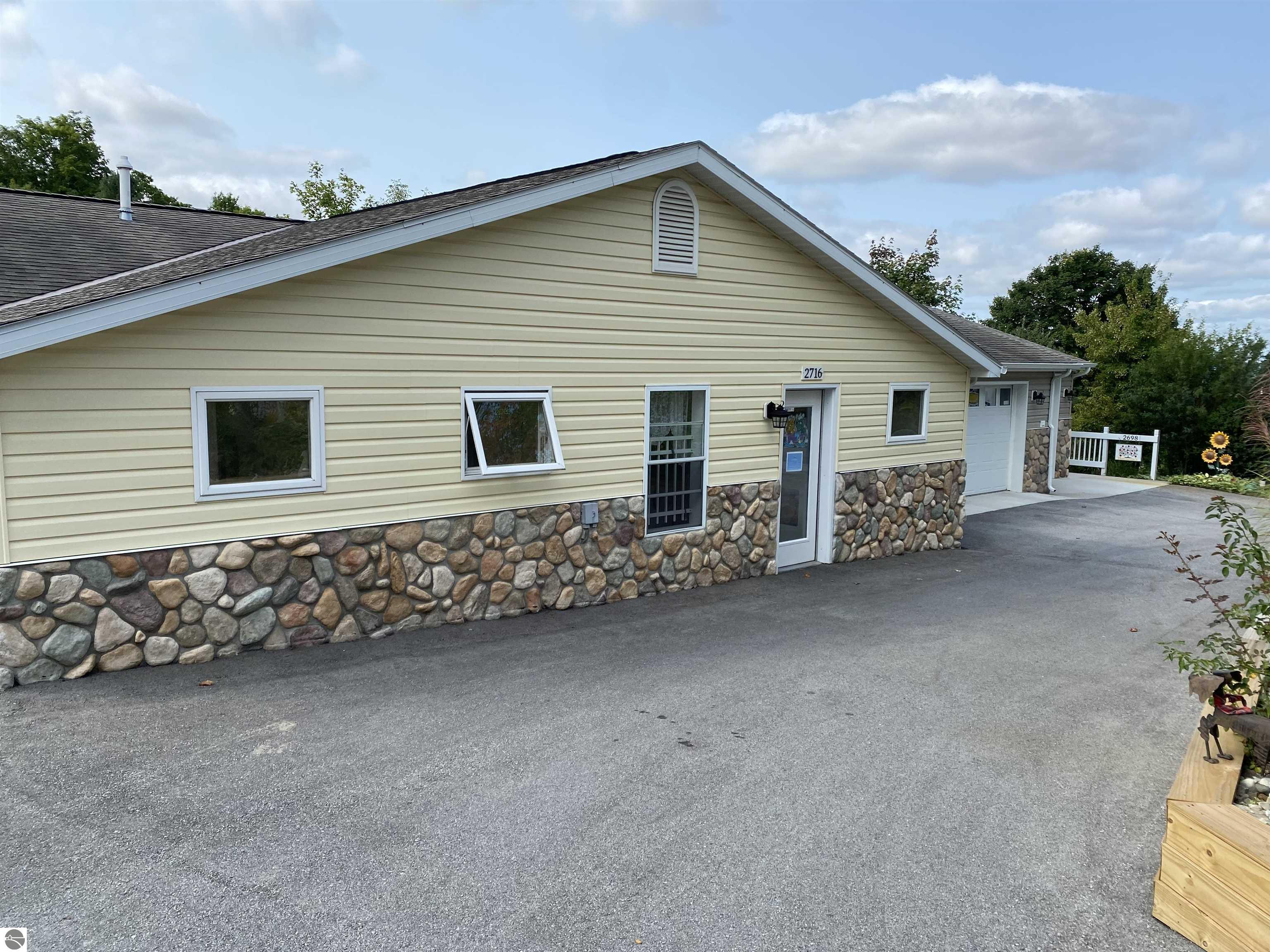 2698 Hammond Road