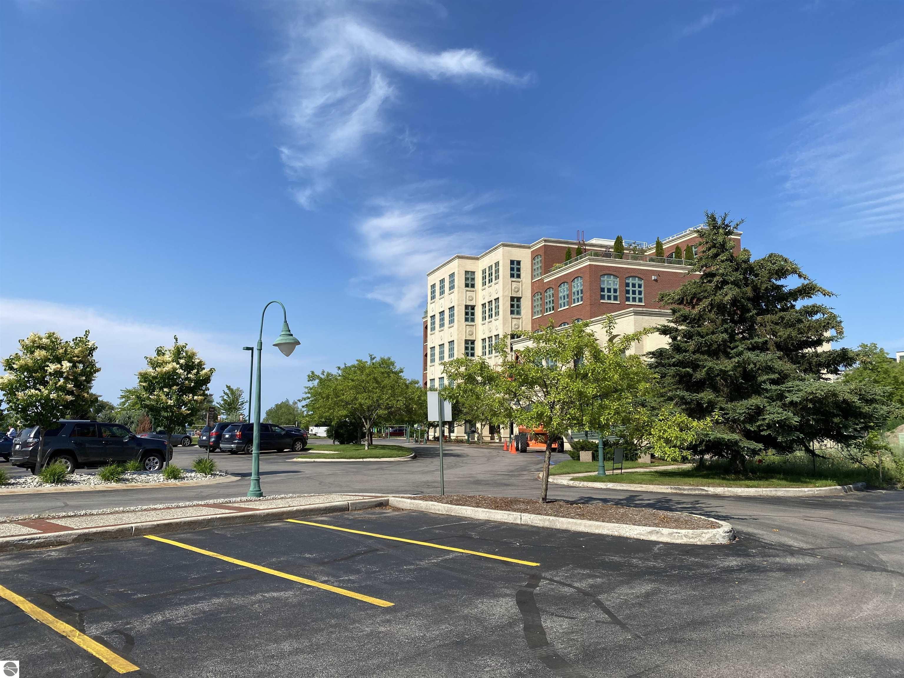 333 Grandview Parkway