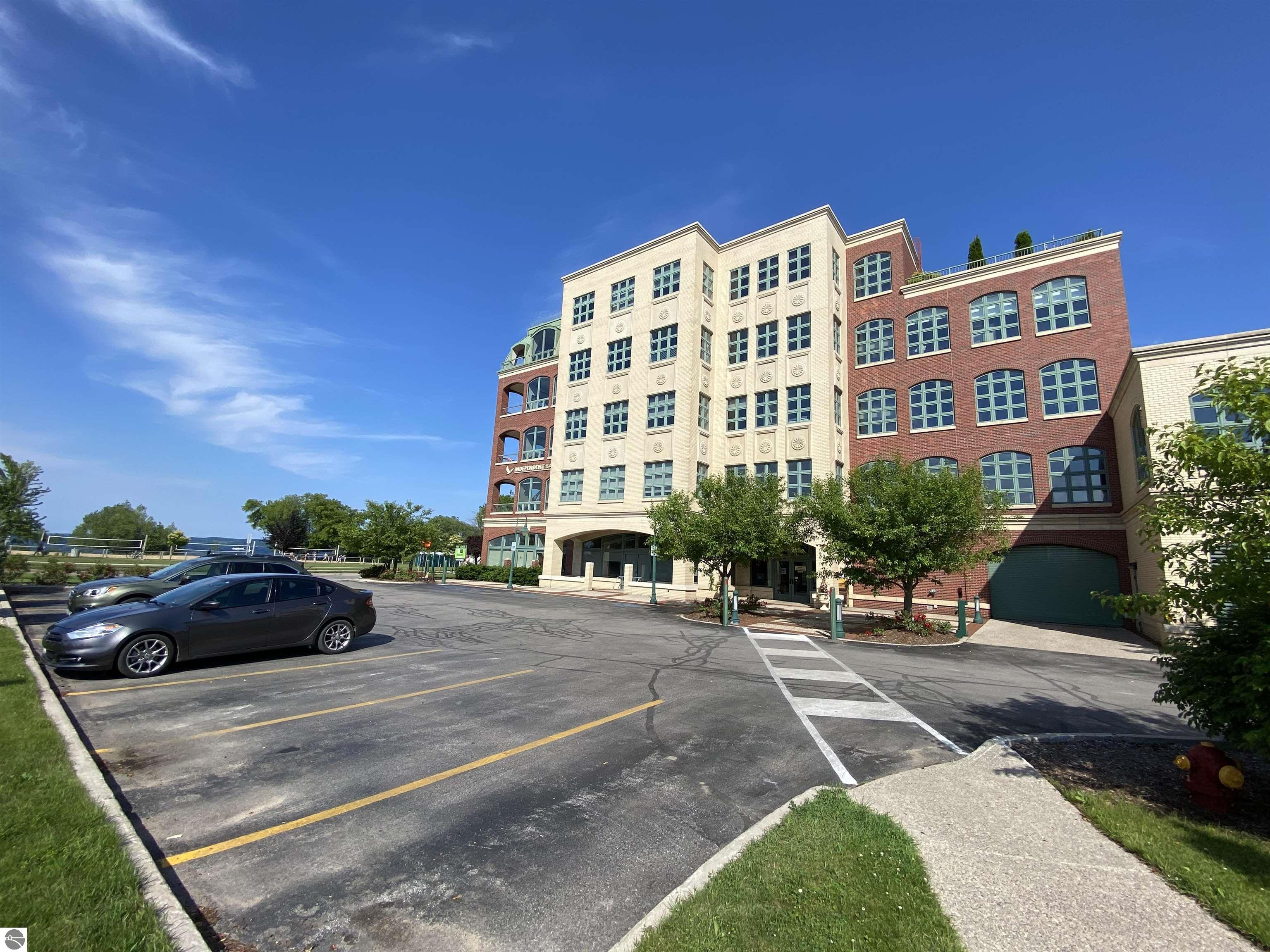 333 Grandview Parkway