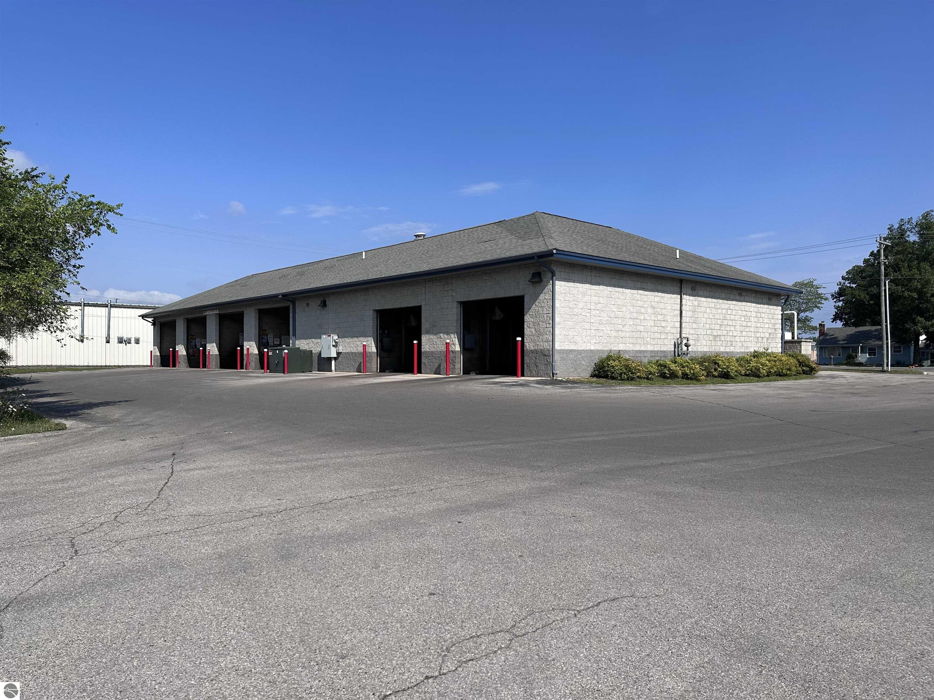 921 South Airport Road