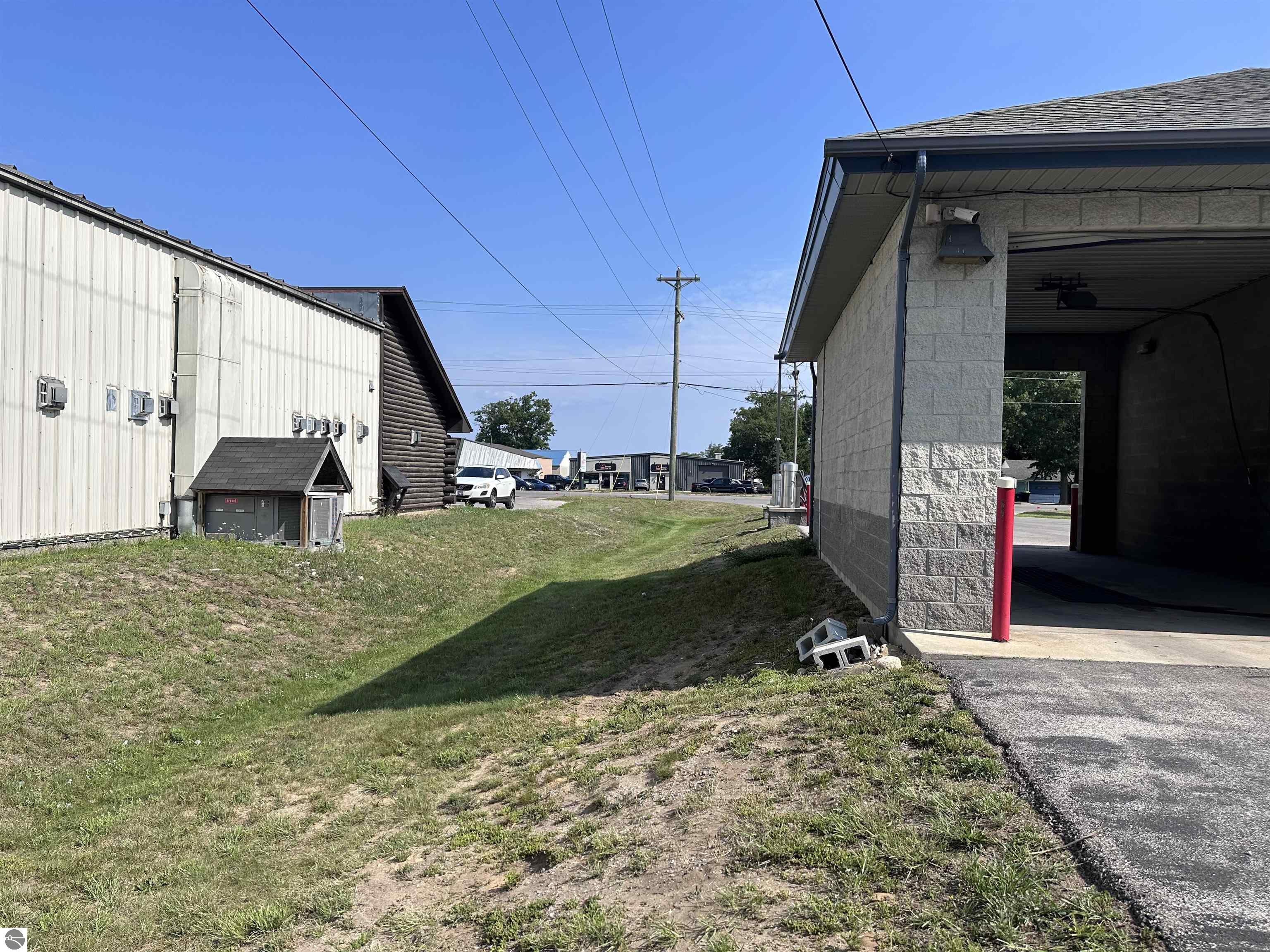 921 South Airport Road