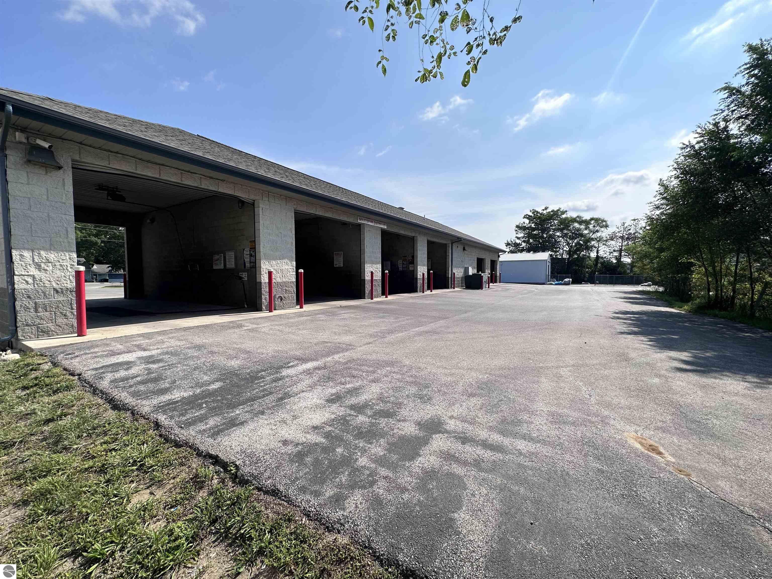 921 South Airport Road