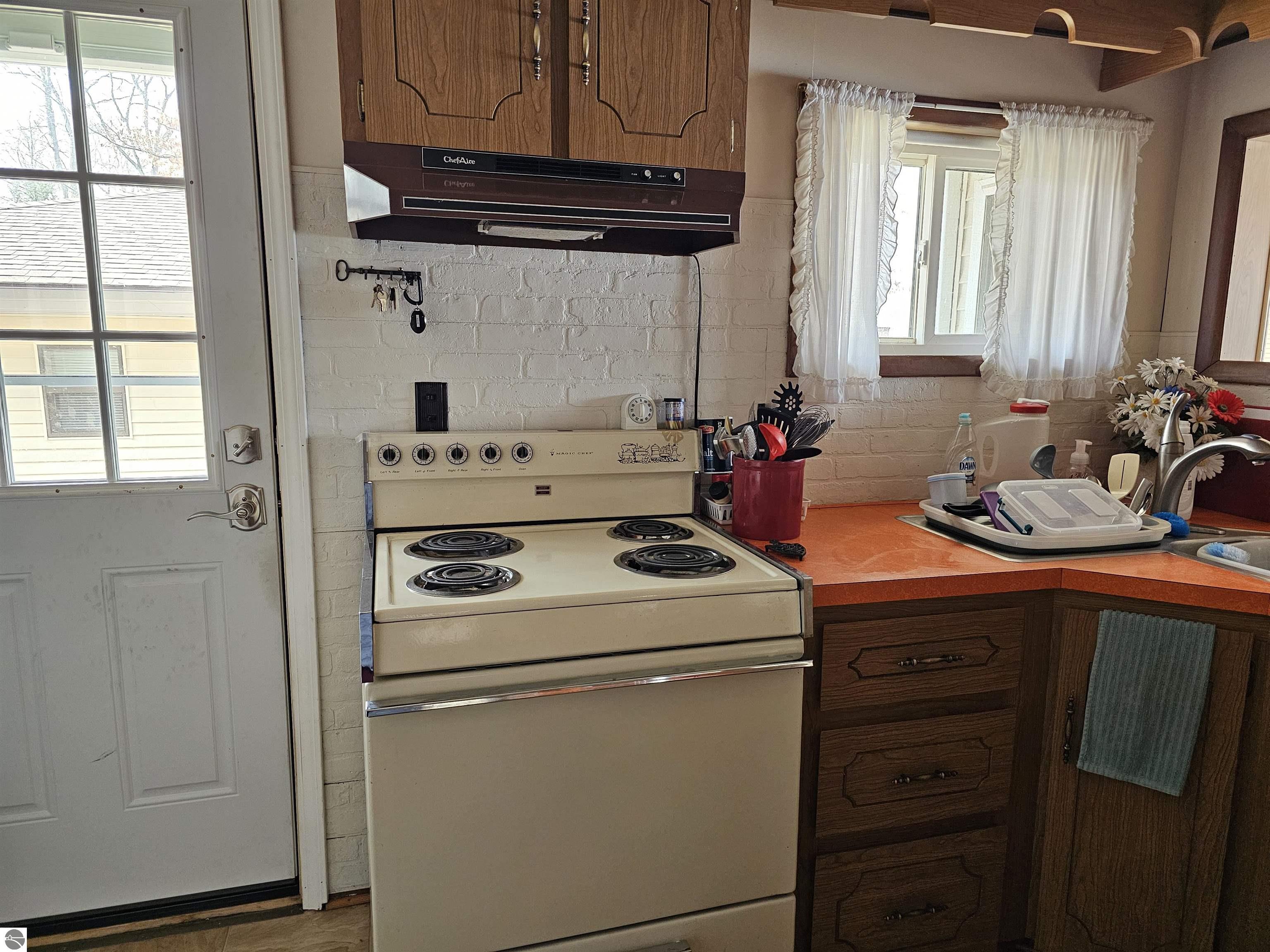 5934 Chippewa Trail