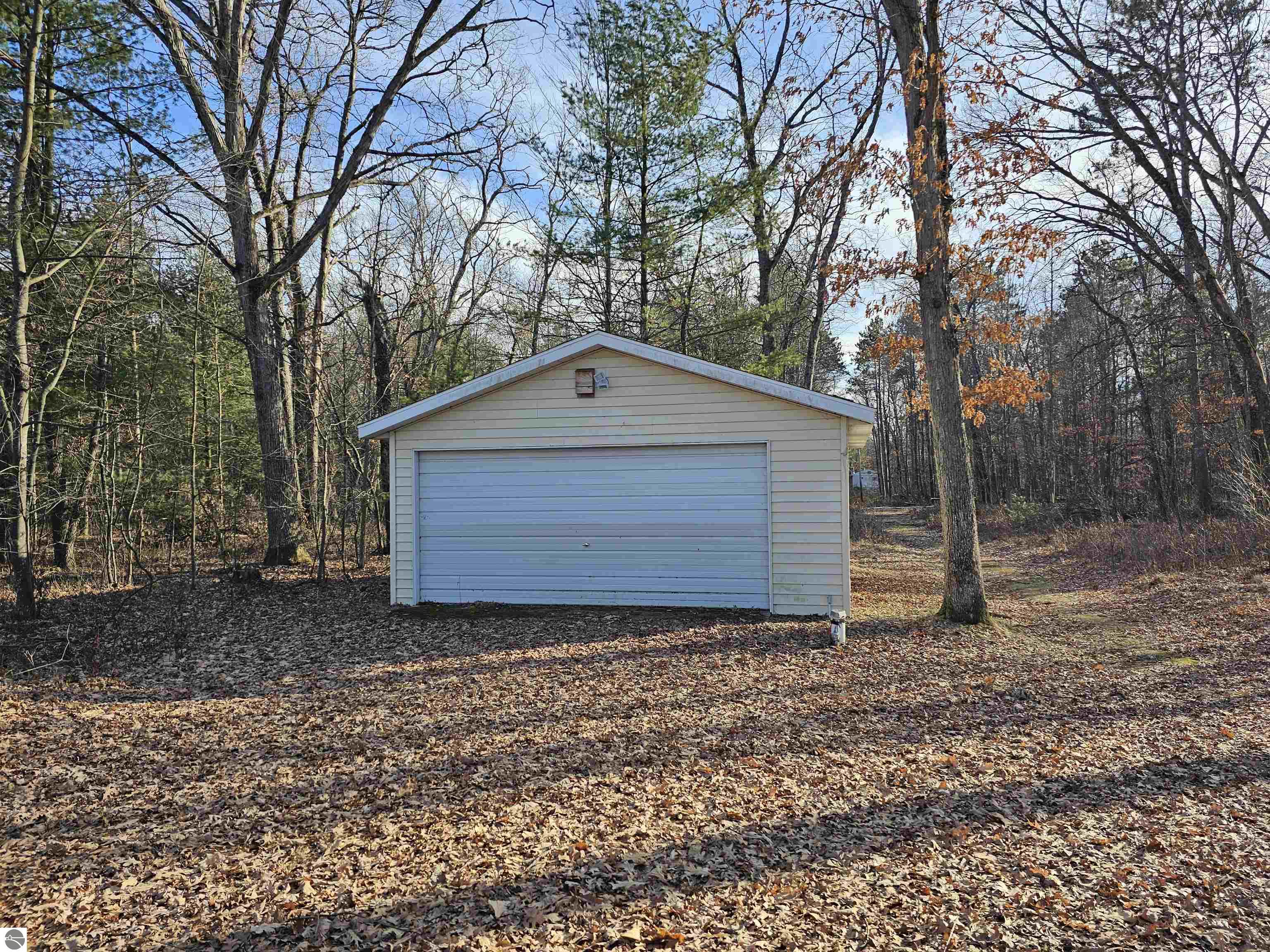 5934 Chippewa Trail