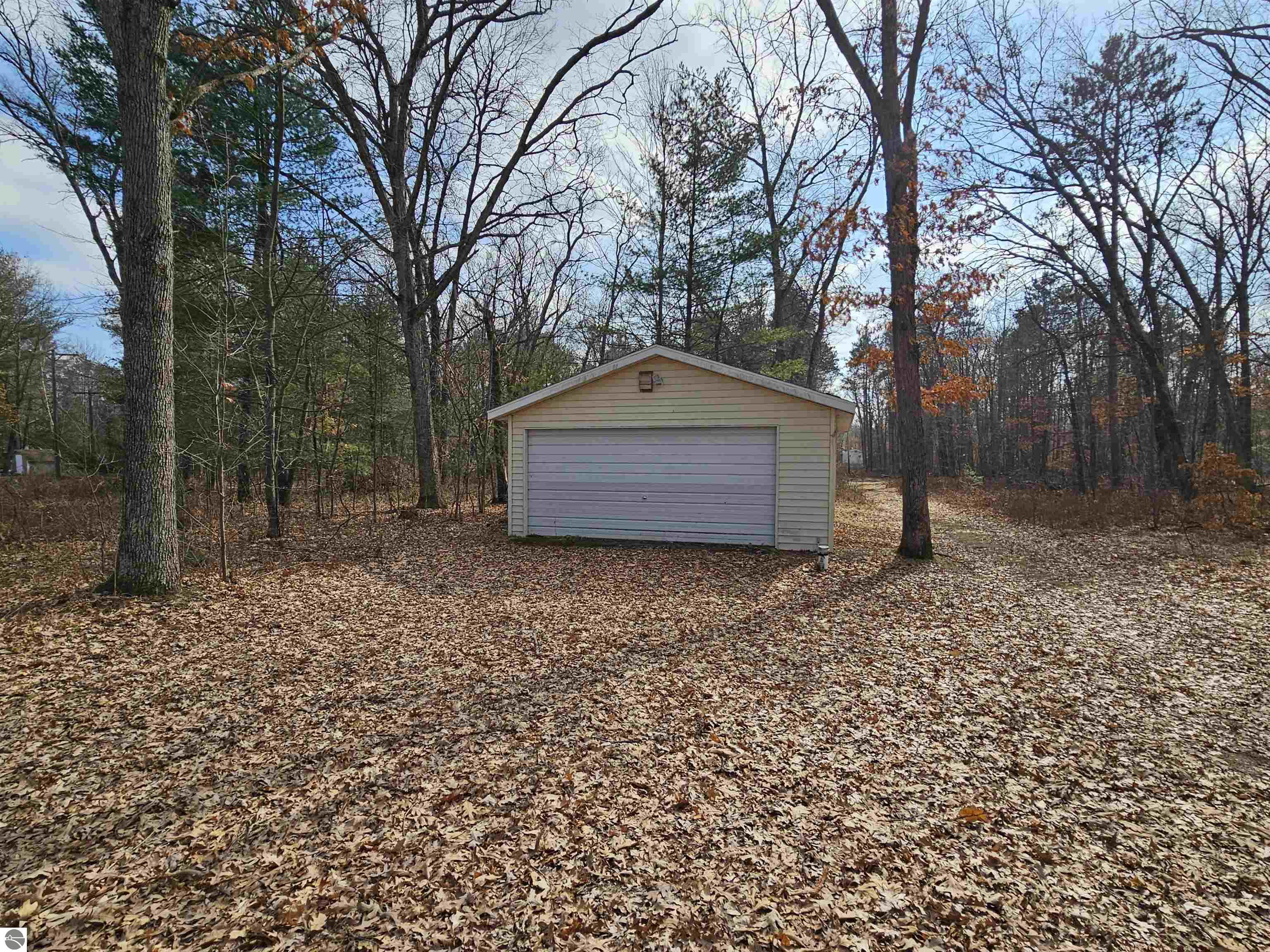 5934 Chippewa Trail