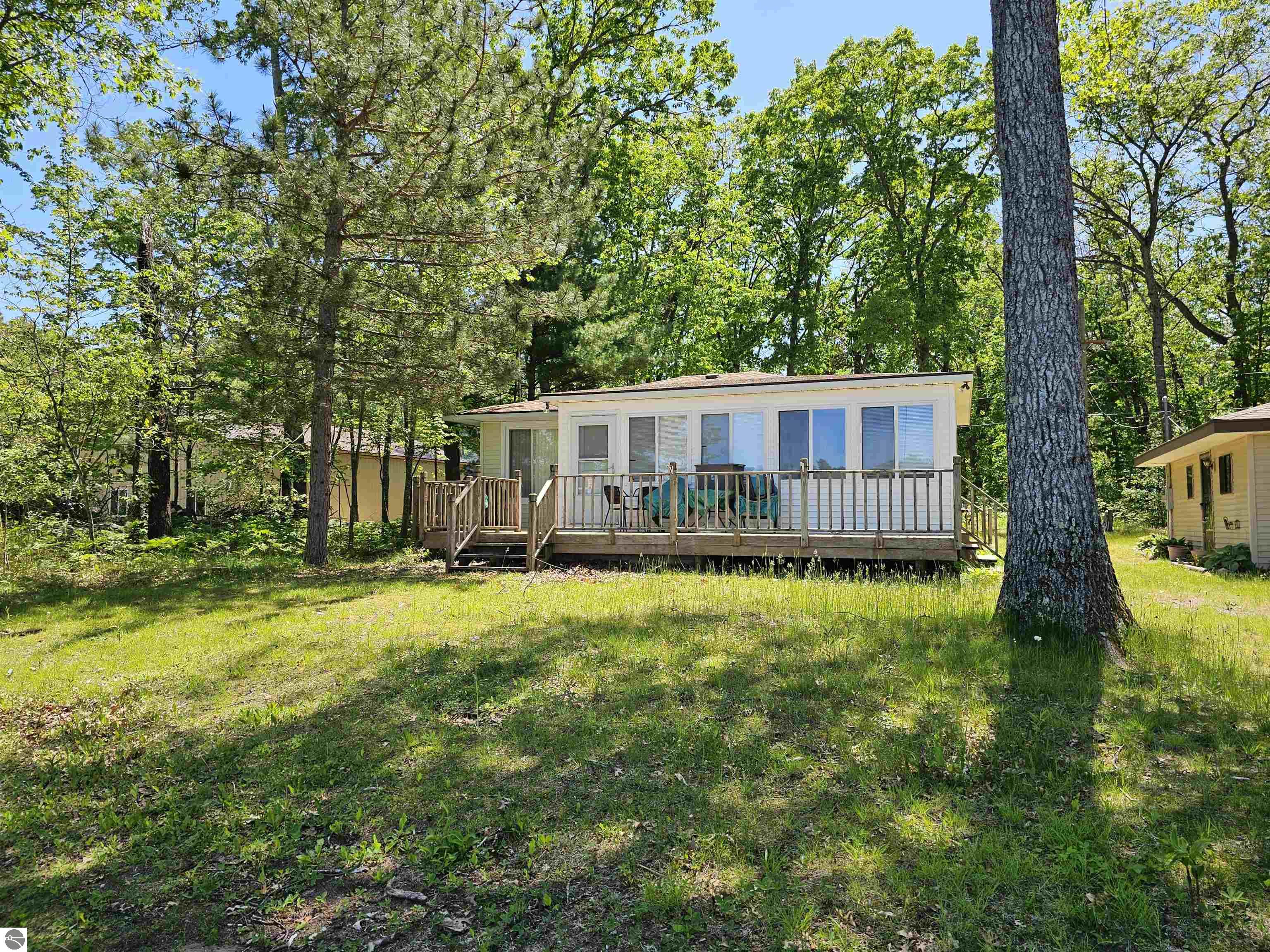 5934 Chippewa Trail