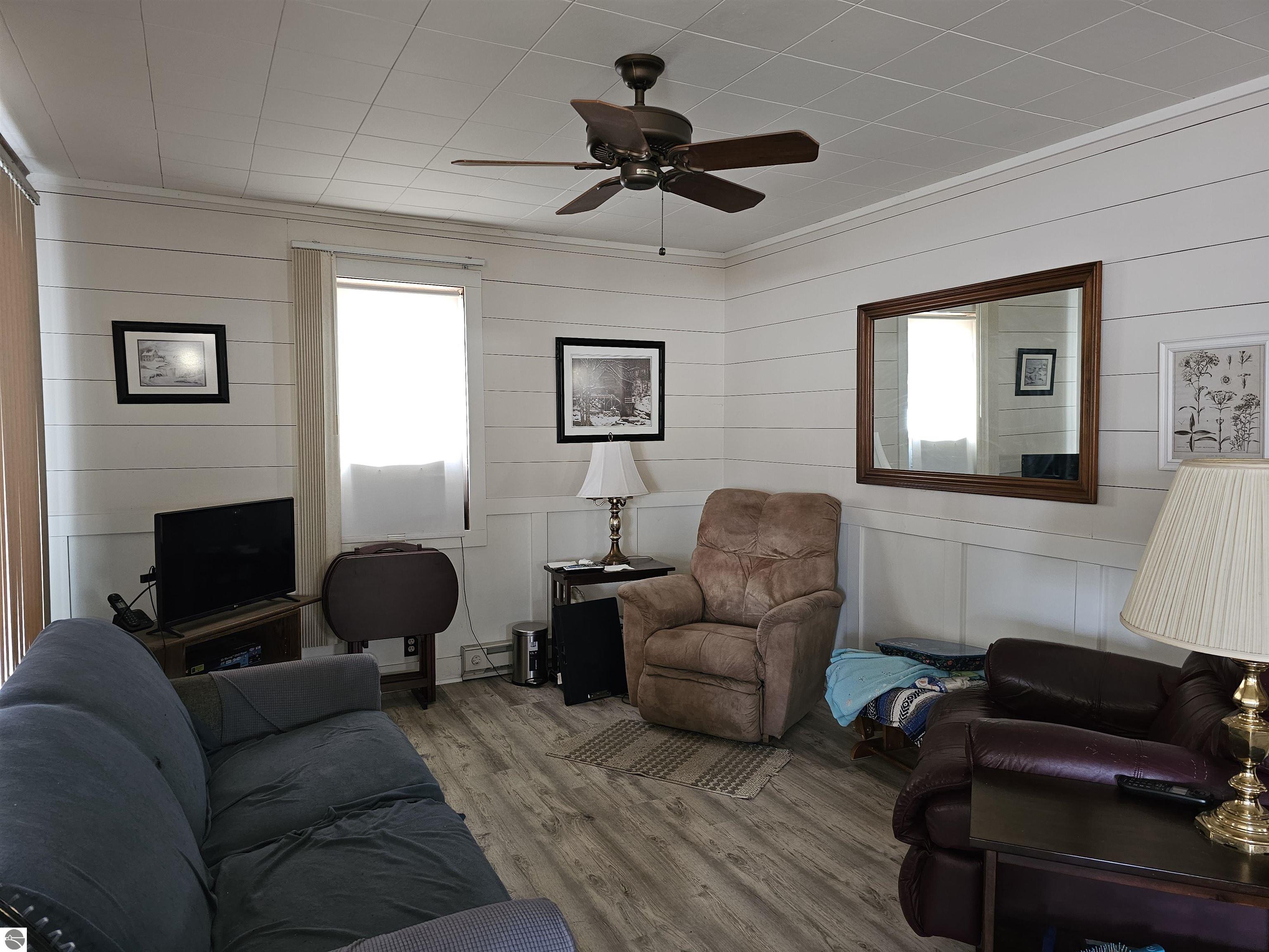 5934 Chippewa Trail
