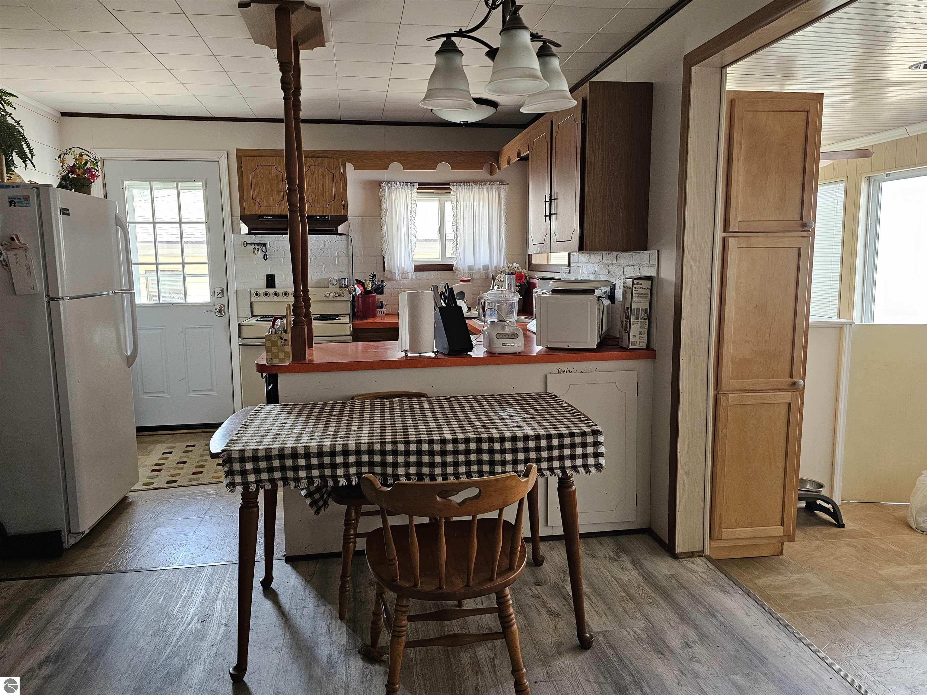 5934 Chippewa Trail