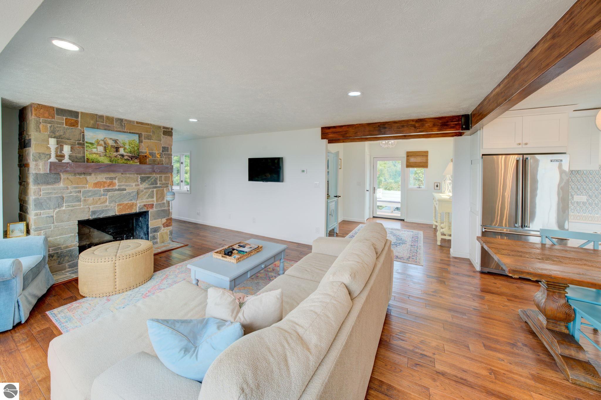 4781 Golfview Drive