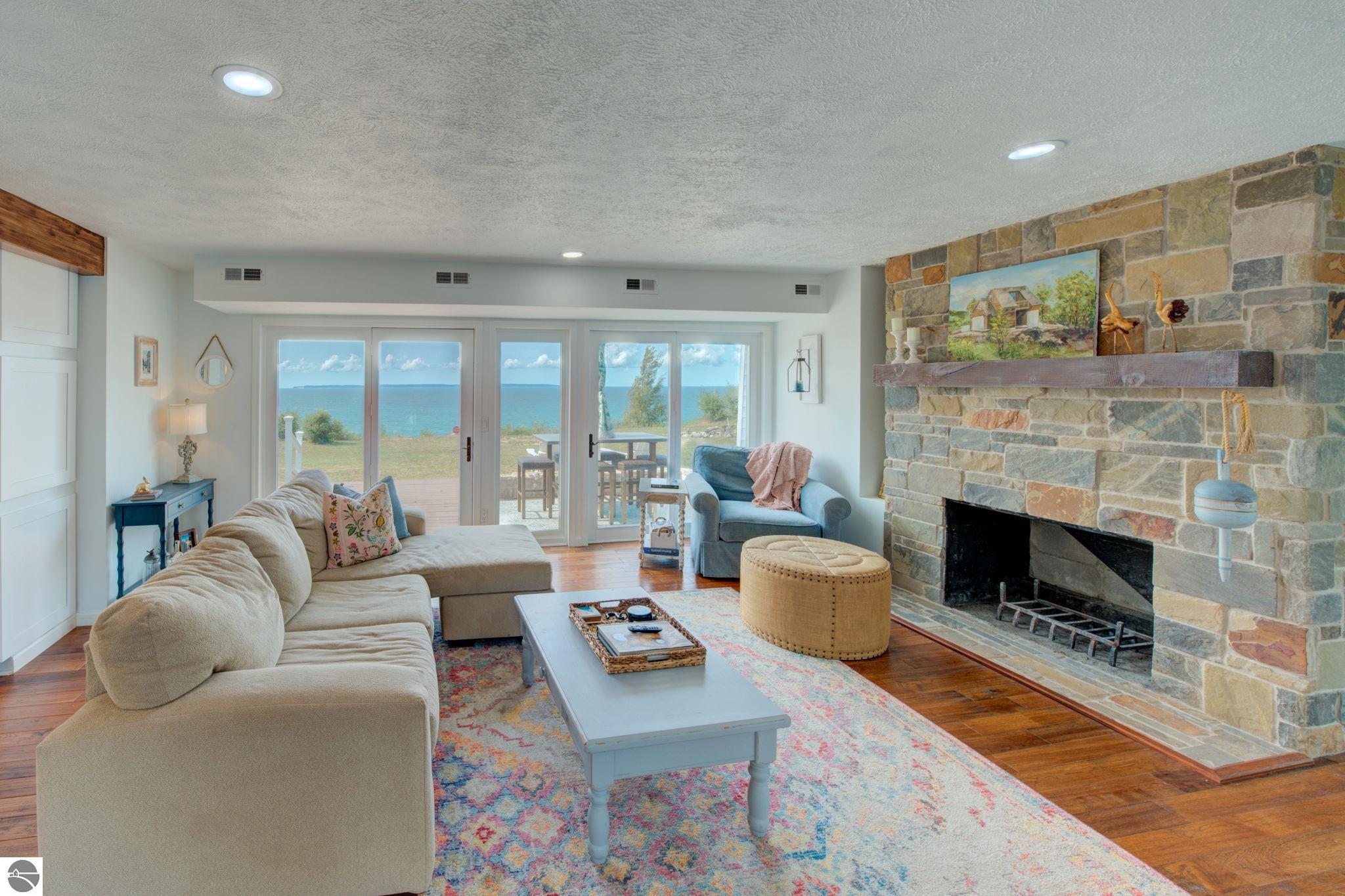 4781 Golfview Drive