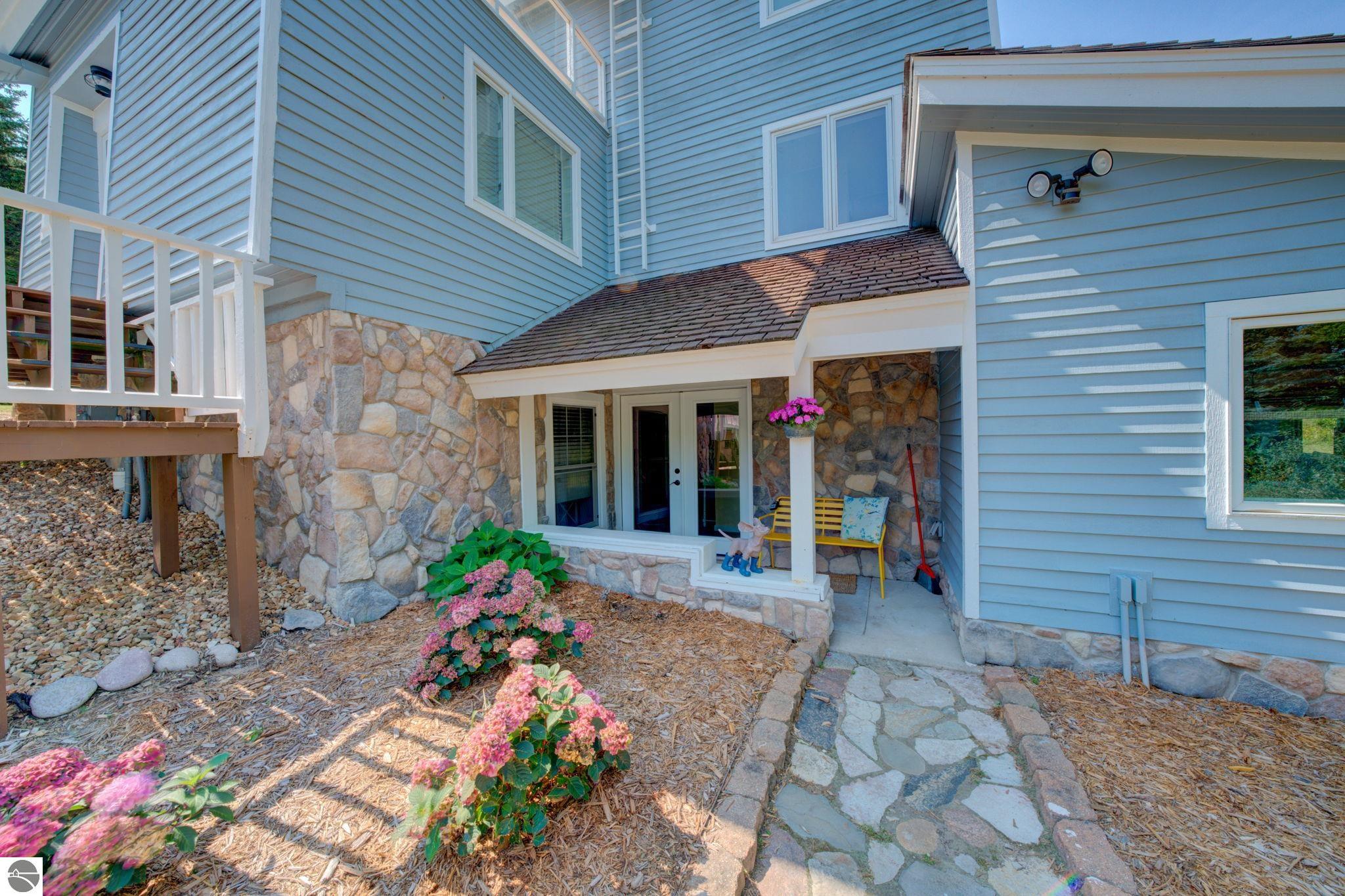 4781 Golfview Drive