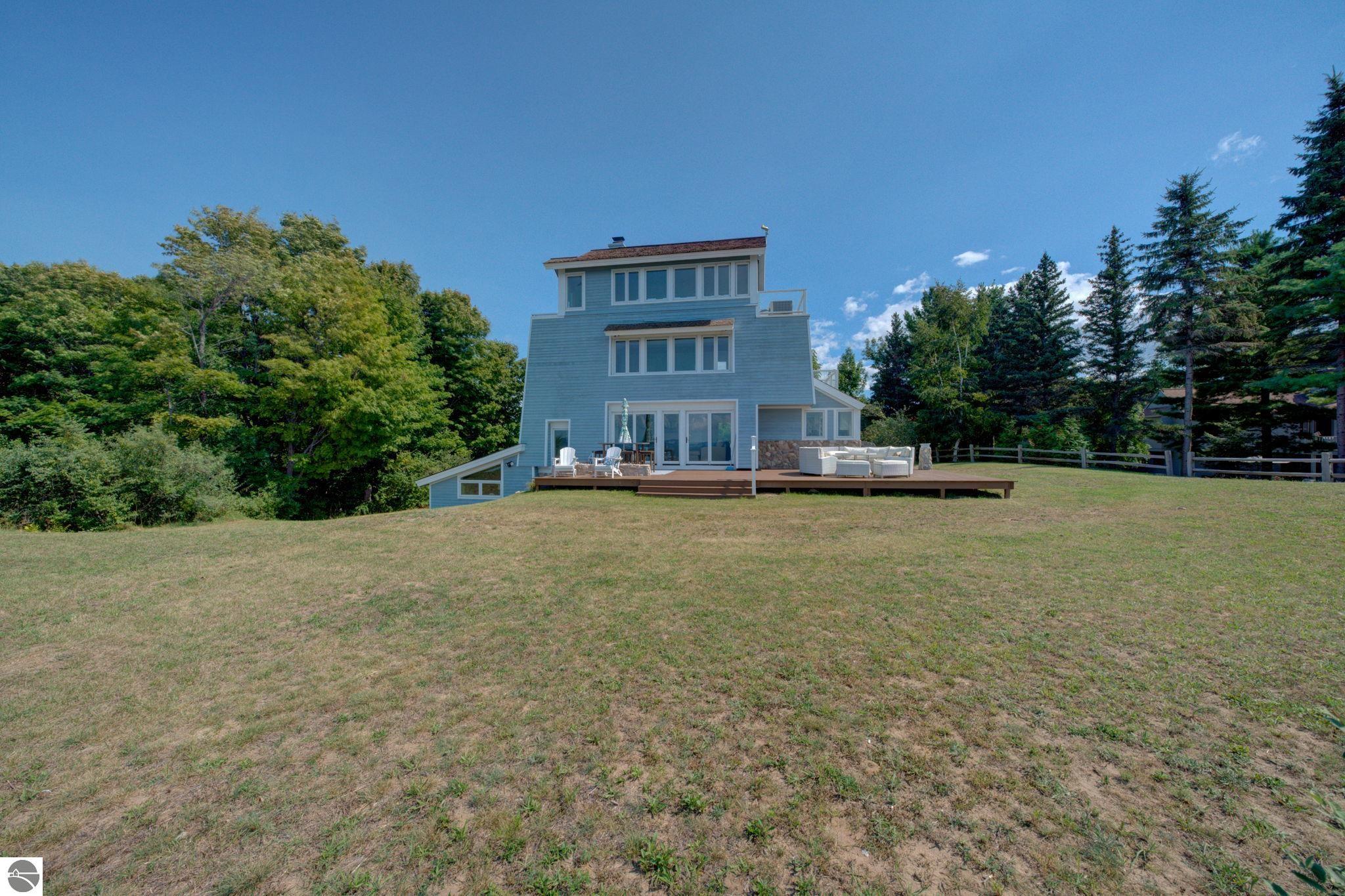 4781 Golfview Drive