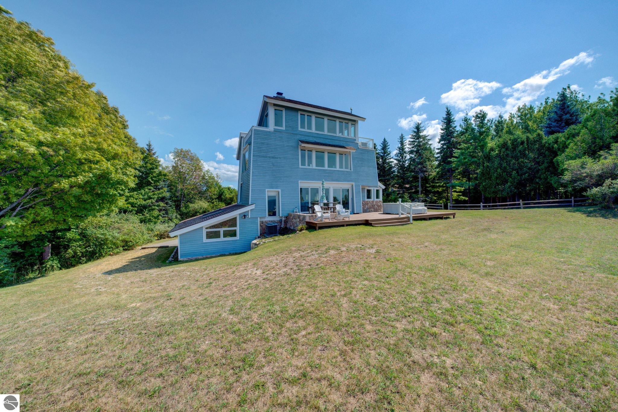 4781 Golfview Drive