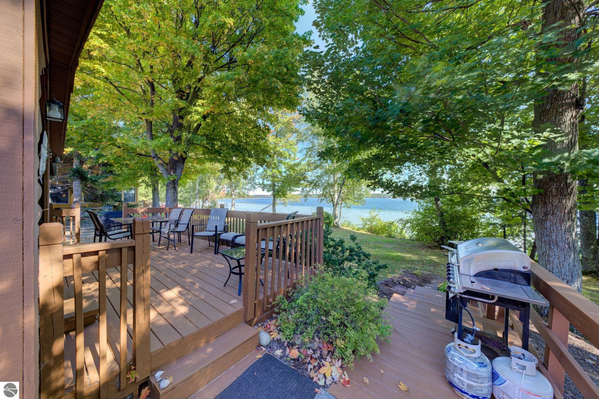 8095 Rustic Drive