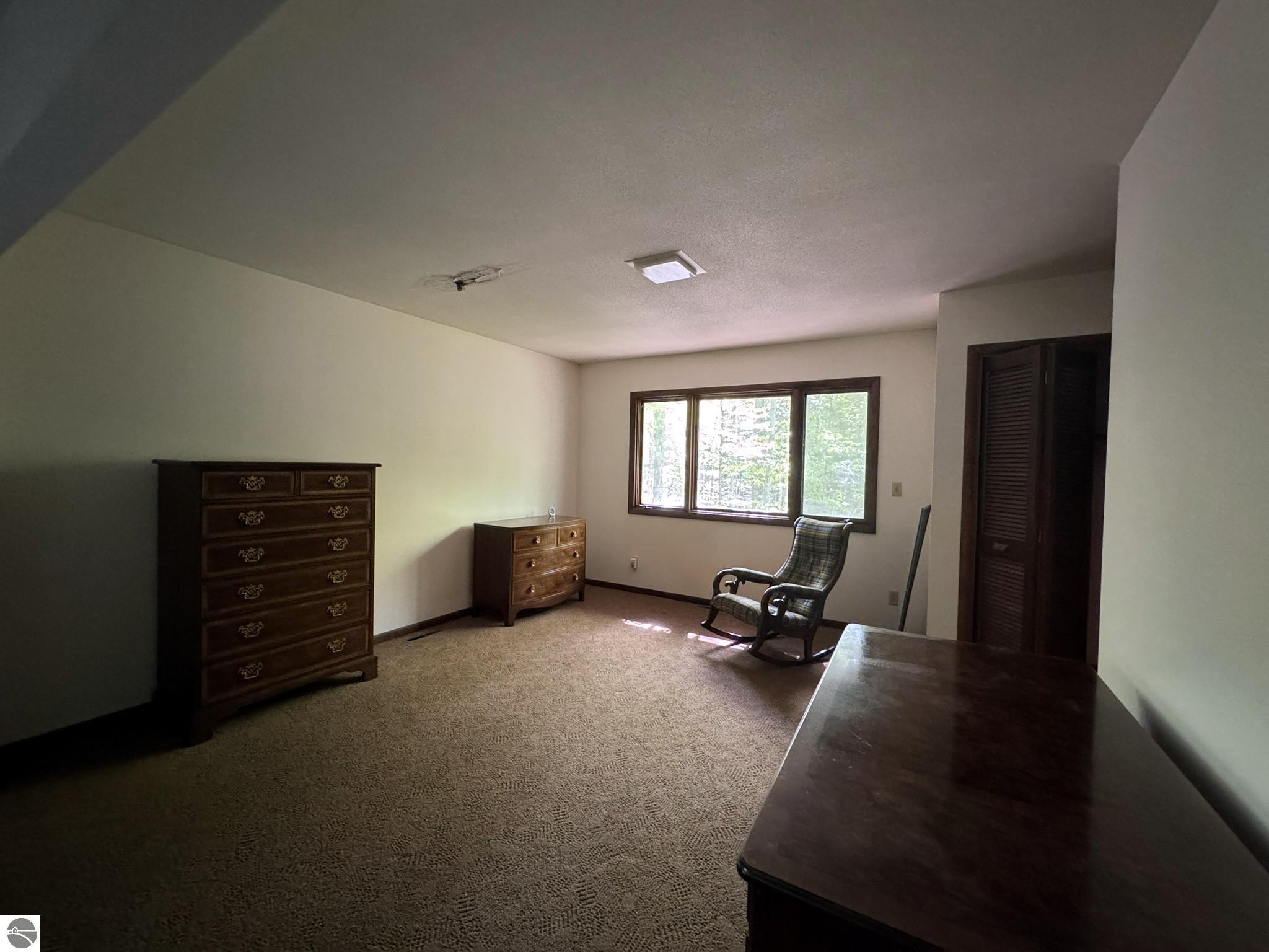 4005 Oxford Drive