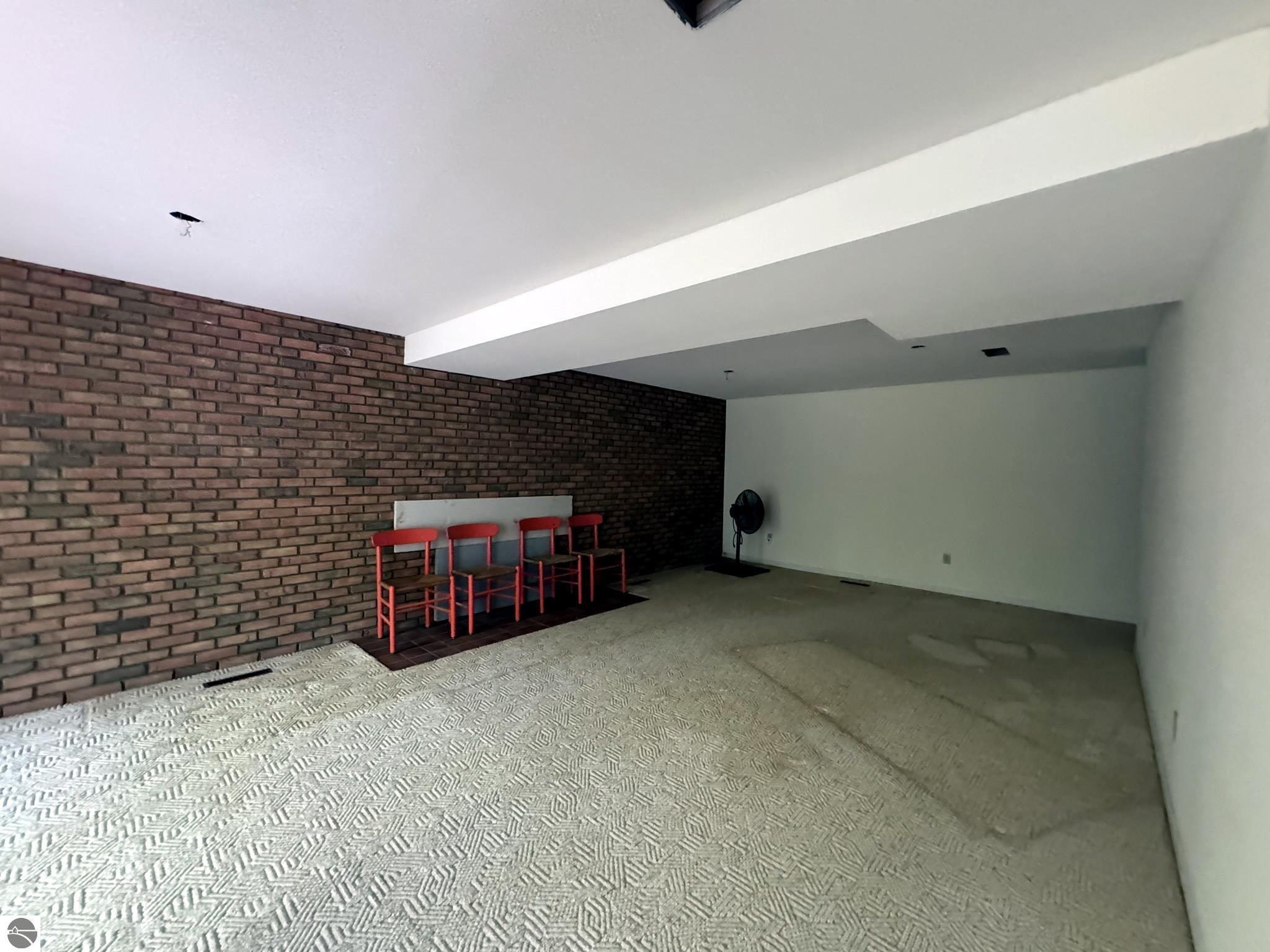 4005 Oxford Drive