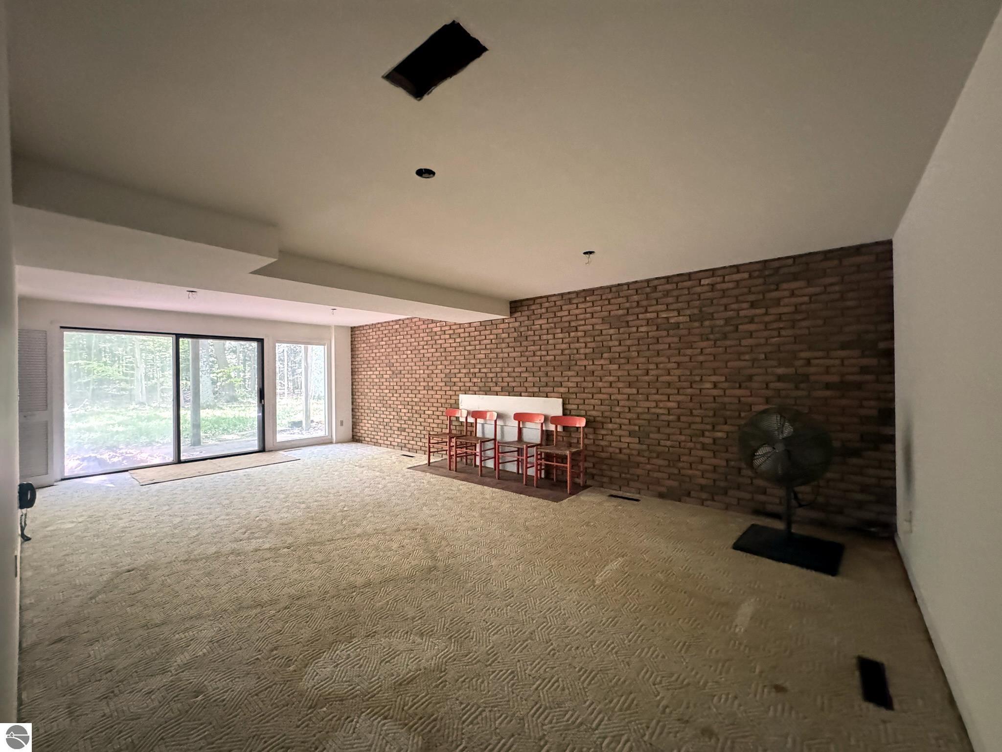 4005 Oxford Drive