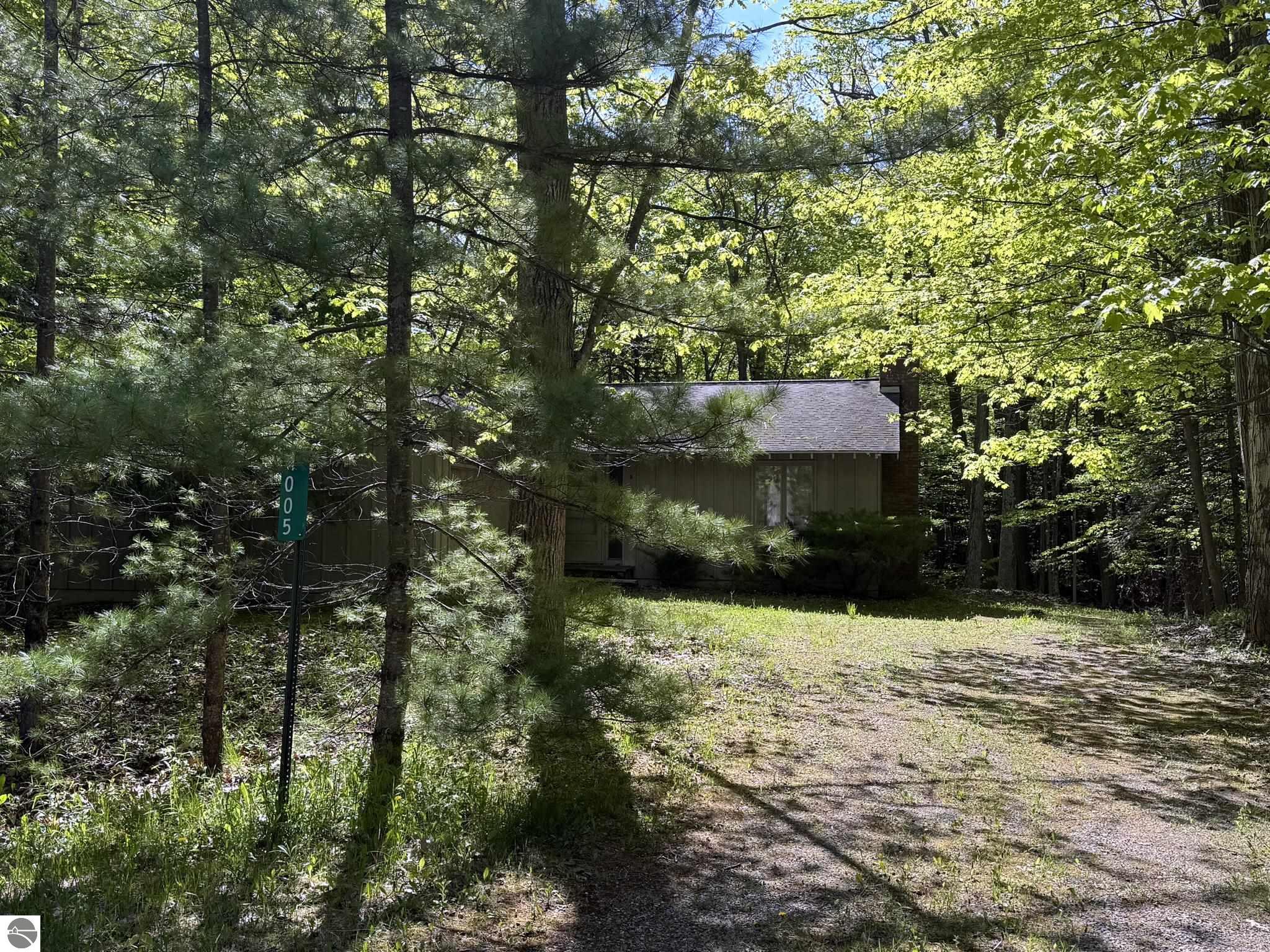 4005 Oxford Drive