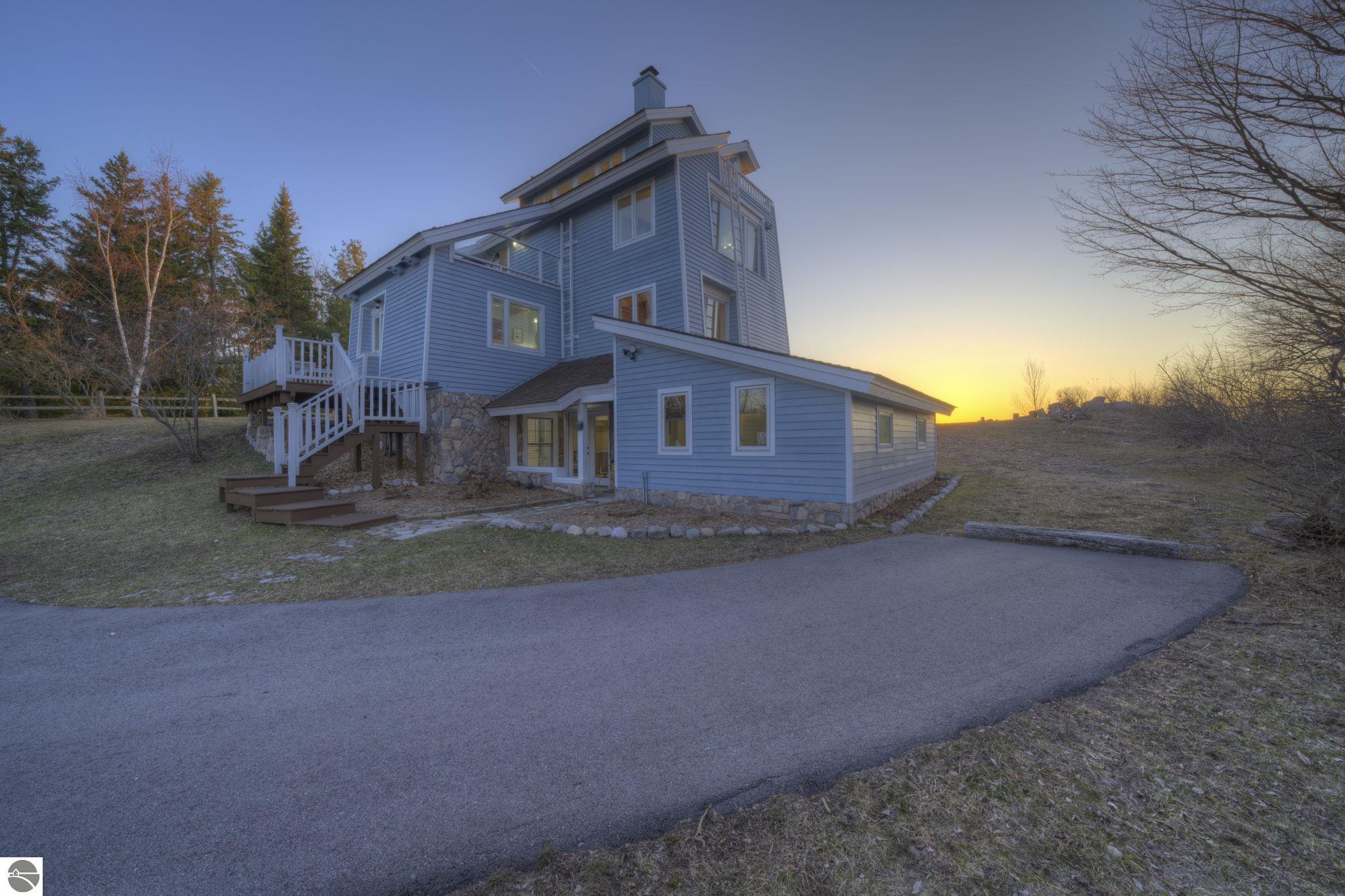 4781 Golfview Drive