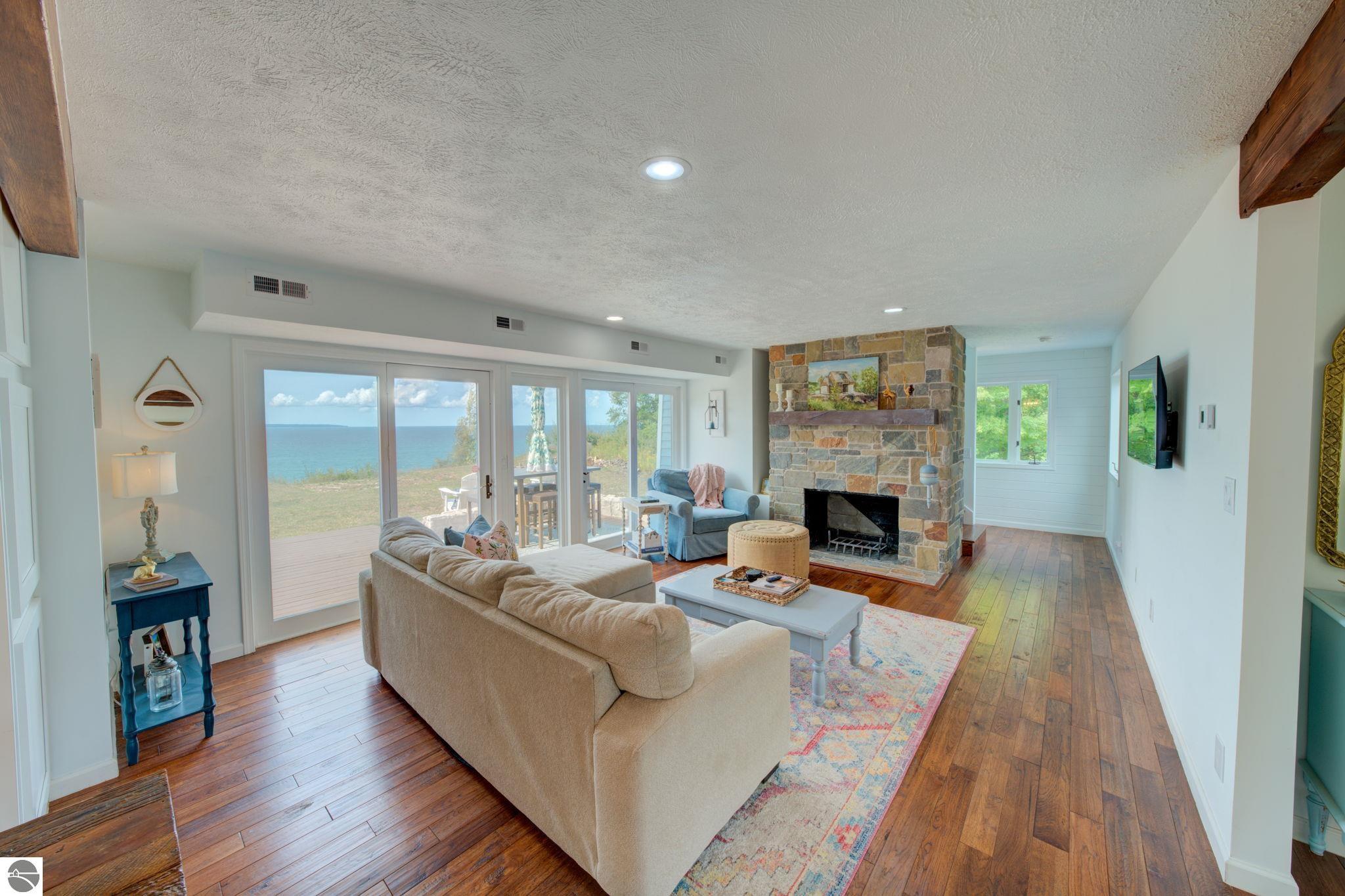 4781 Golfview Drive