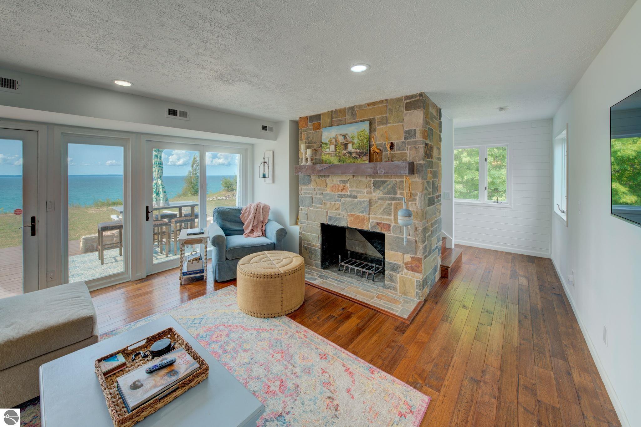 4781 Golfview Drive