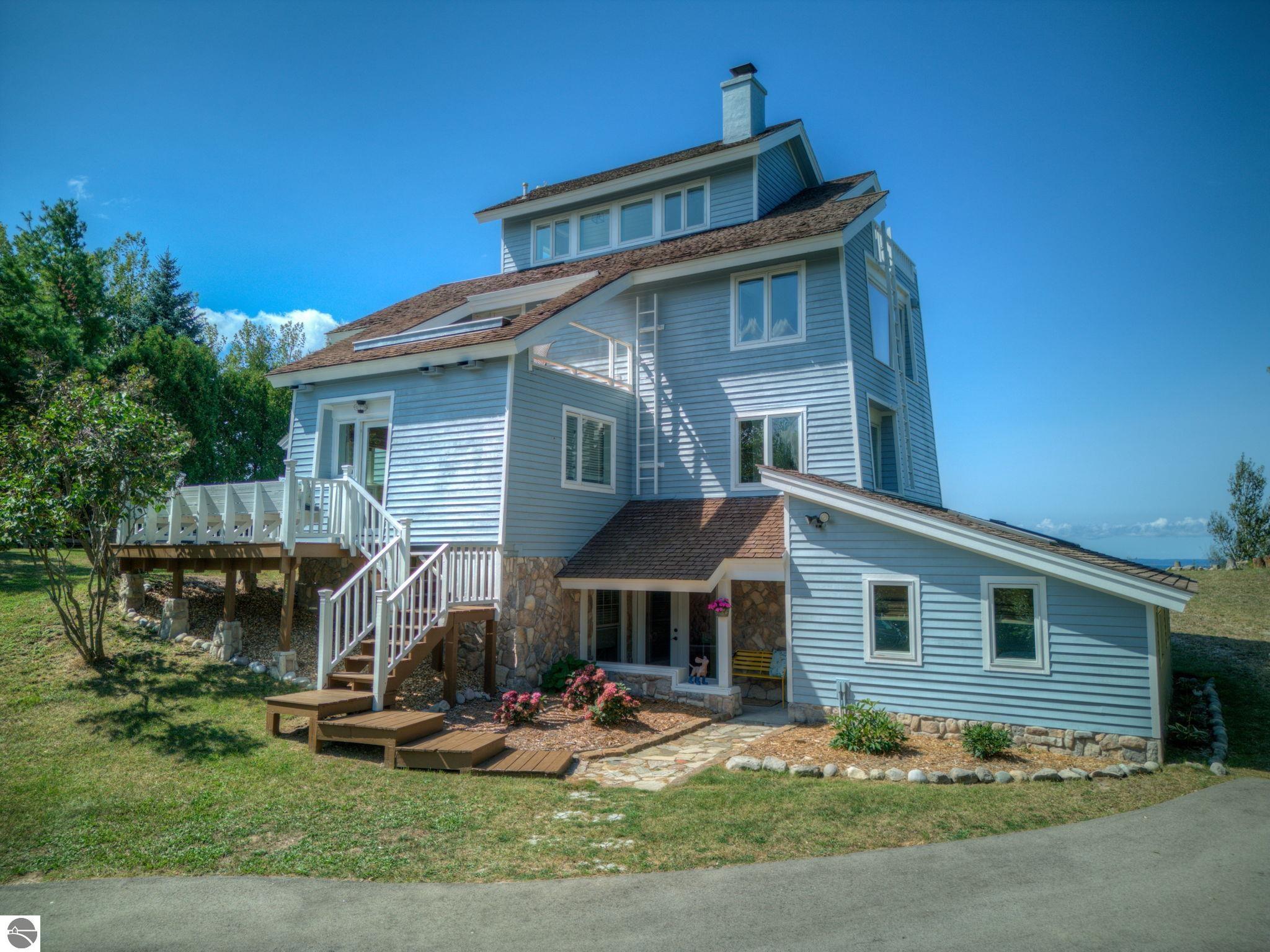 4781 Golfview Drive