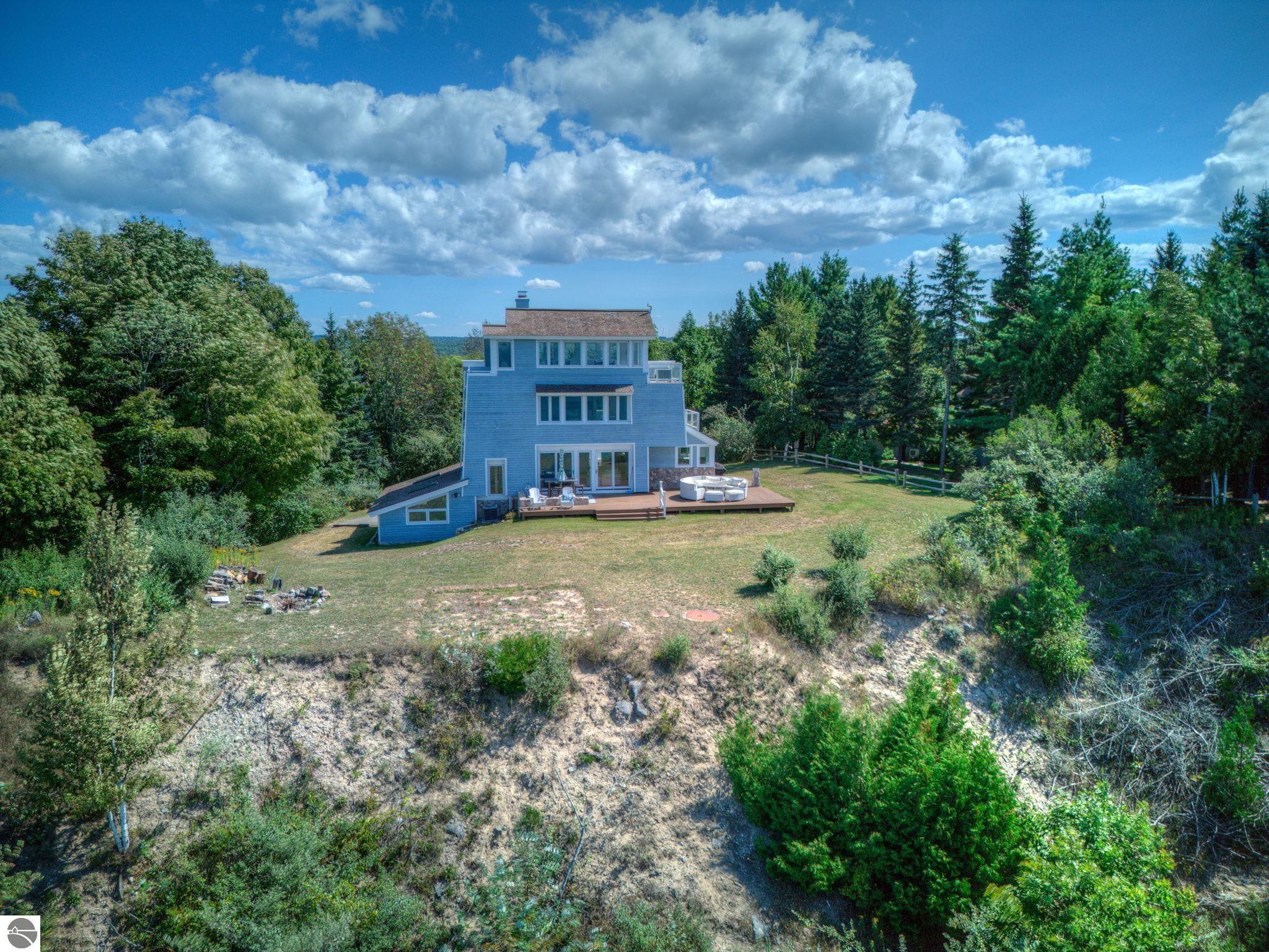 4781 Golfview Drive